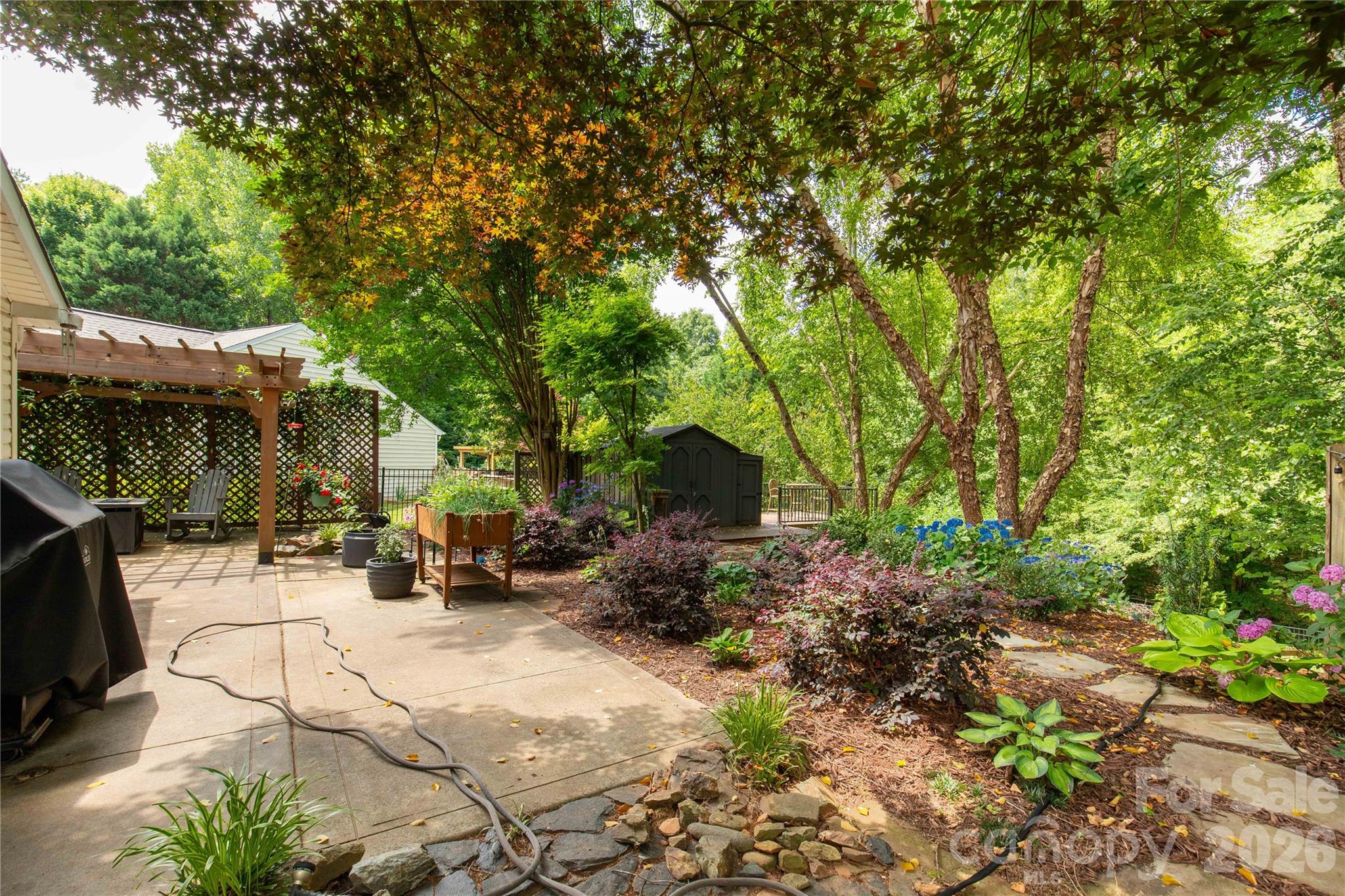 1126 W Arrow Lake Court — Lancaster