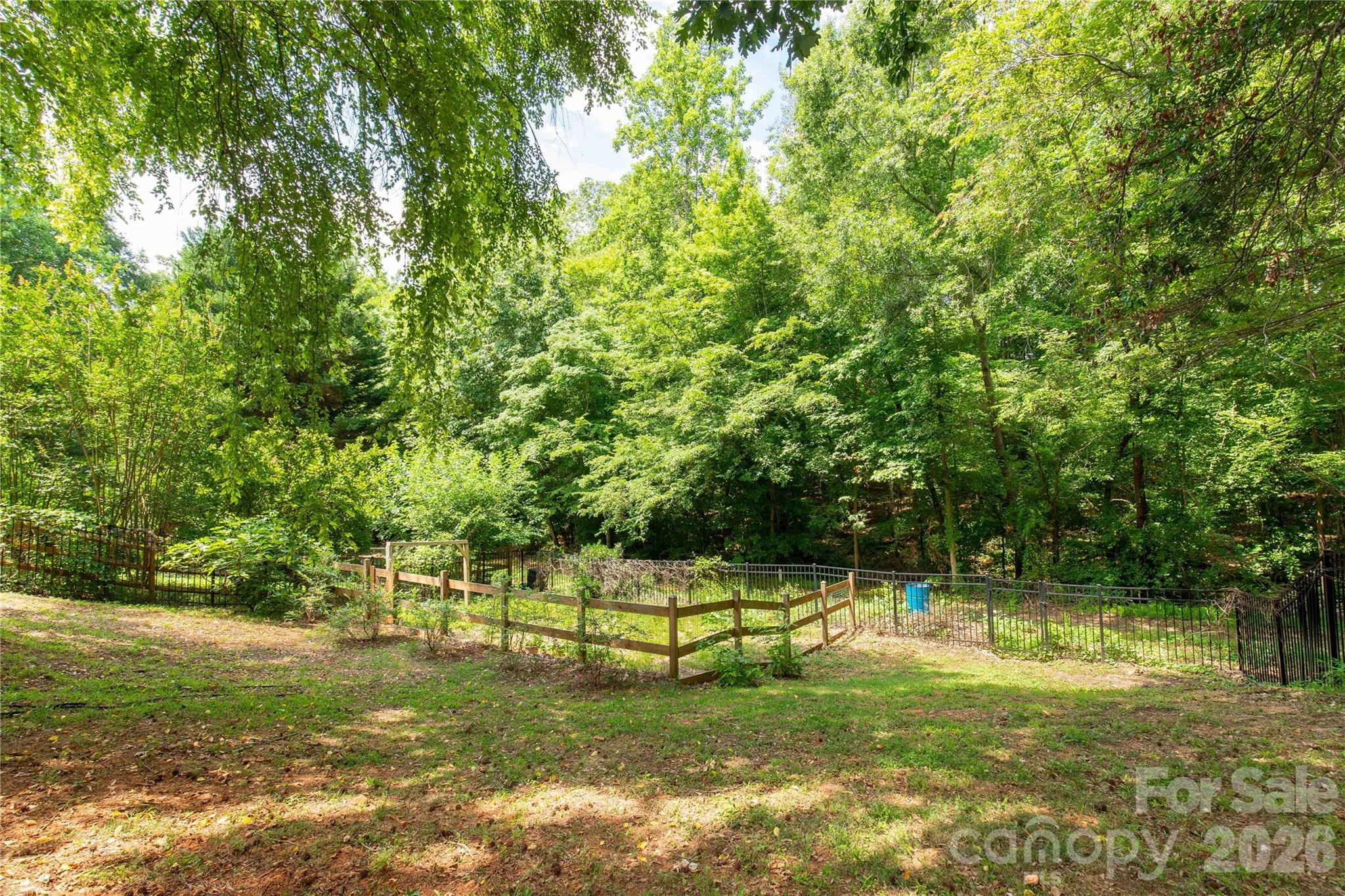 1126 W Arrow Lake Court — Lancaster