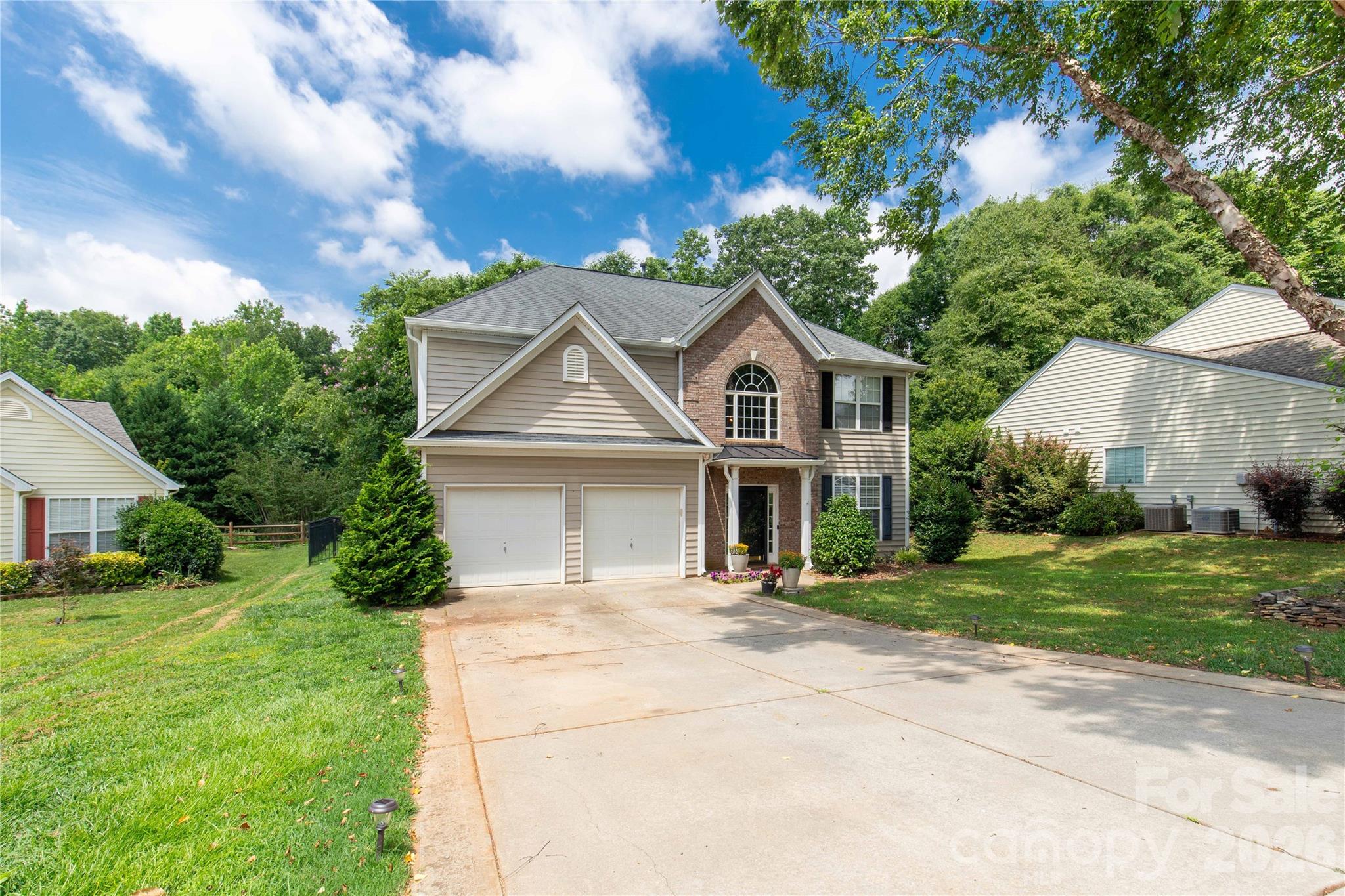 1126 W Arrow Lake Court — Lancaster
