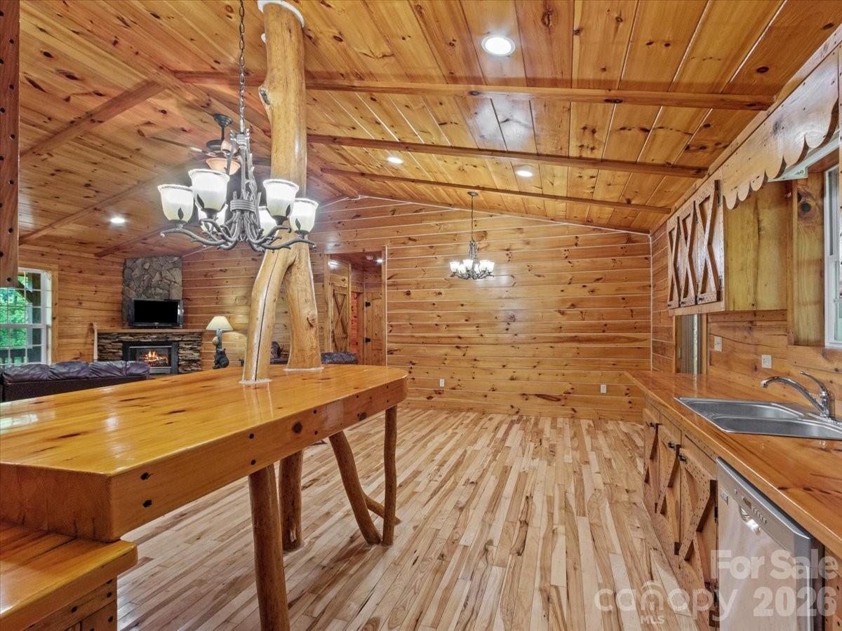 439 Upper Pig Pen Road — Green Mountain