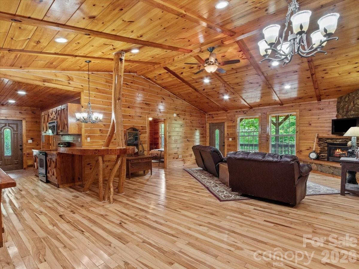439 Upper Pig Pen Road — Green Mountain