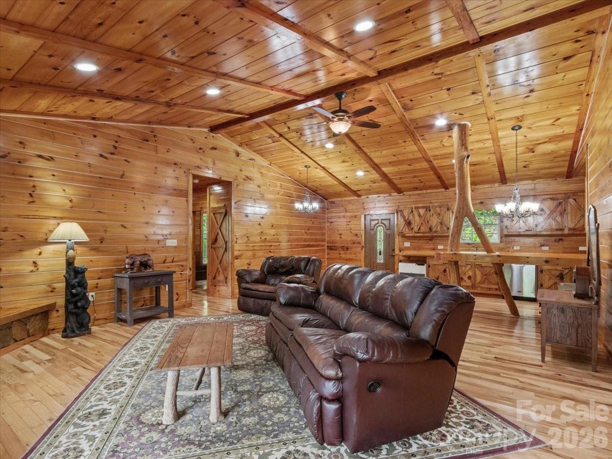 439 Upper Pig Pen Road — Green Mountain