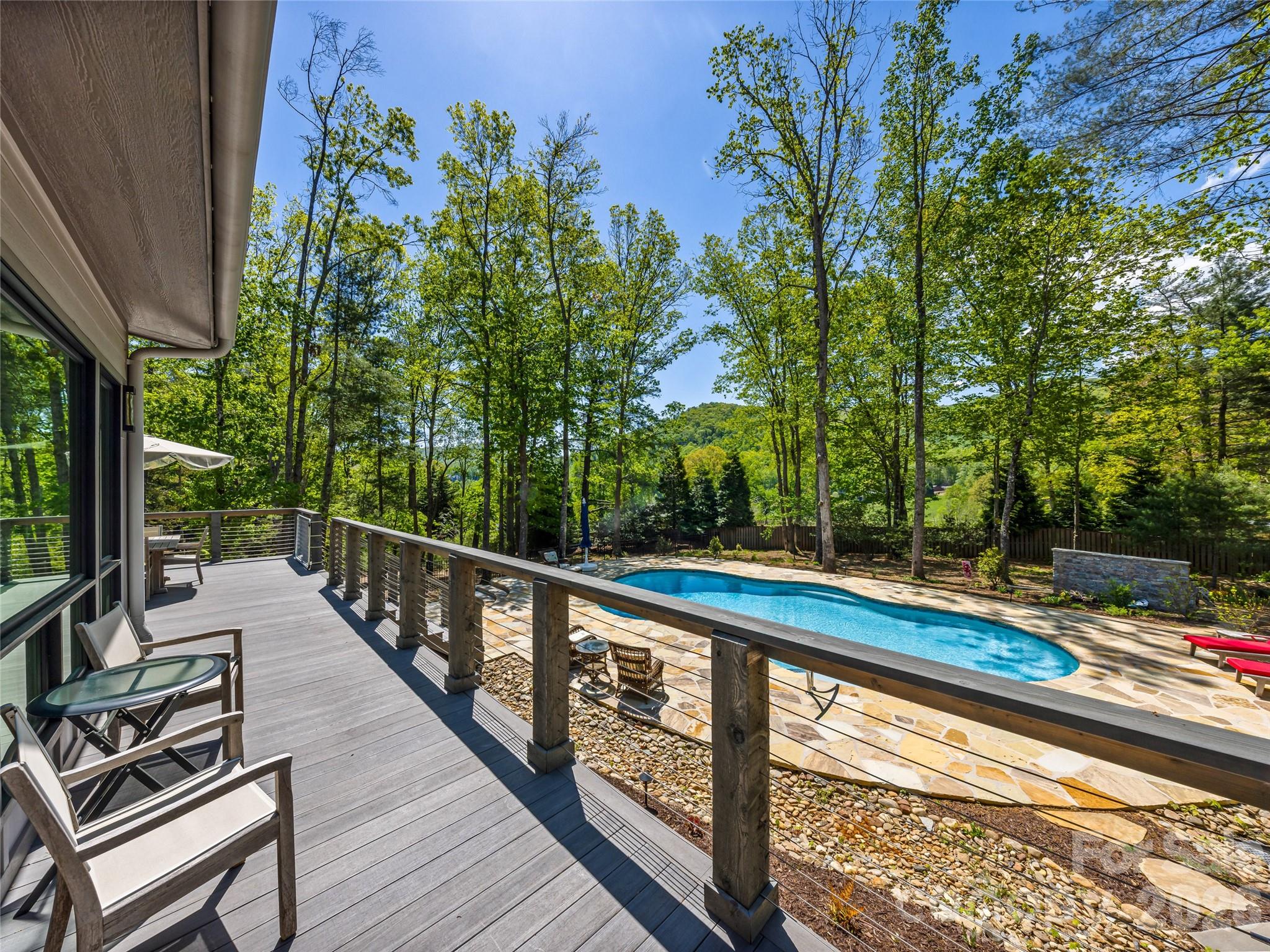 17 Nestlewood Drive — Arden