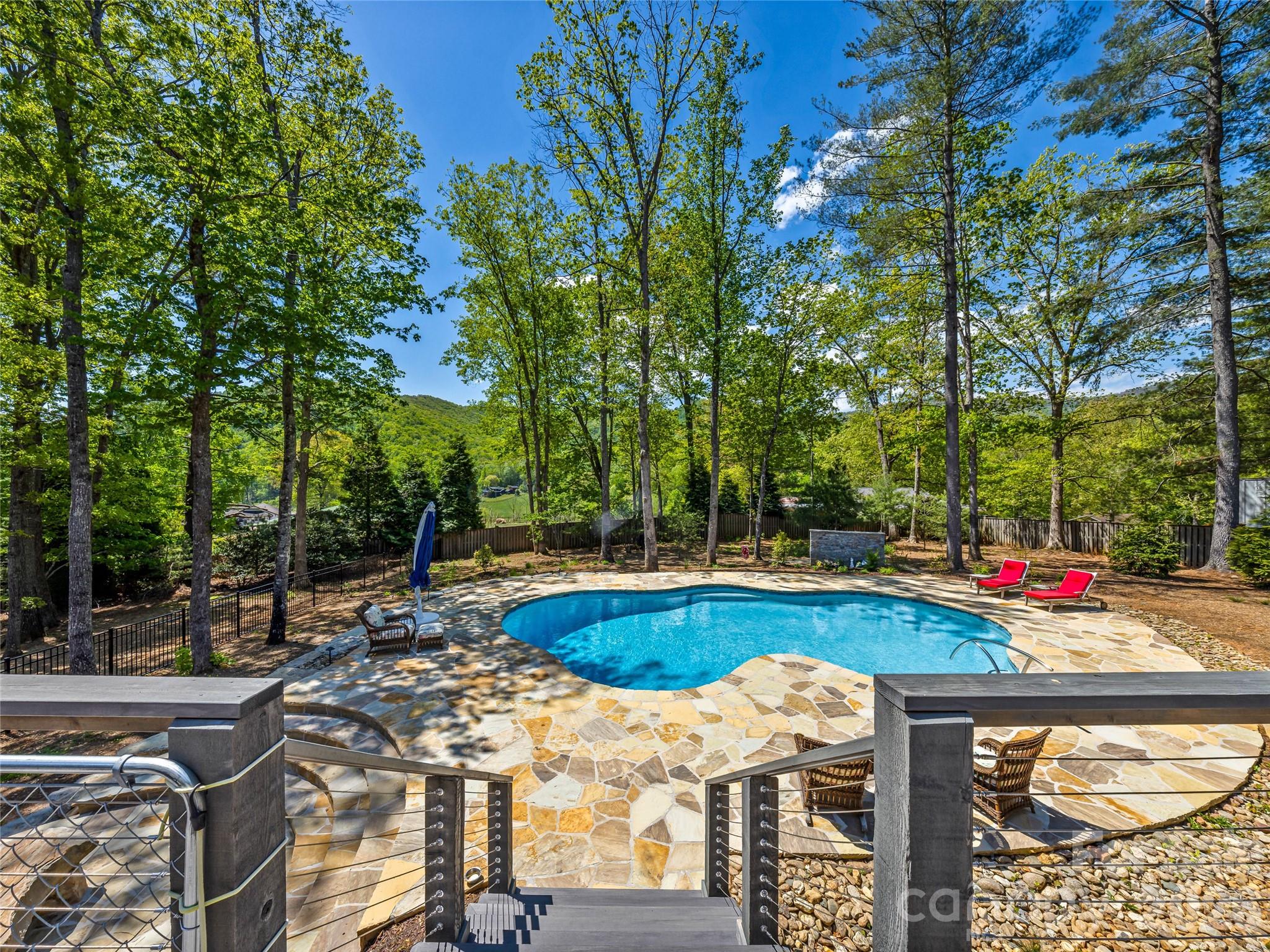 17 Nestlewood Drive — Arden