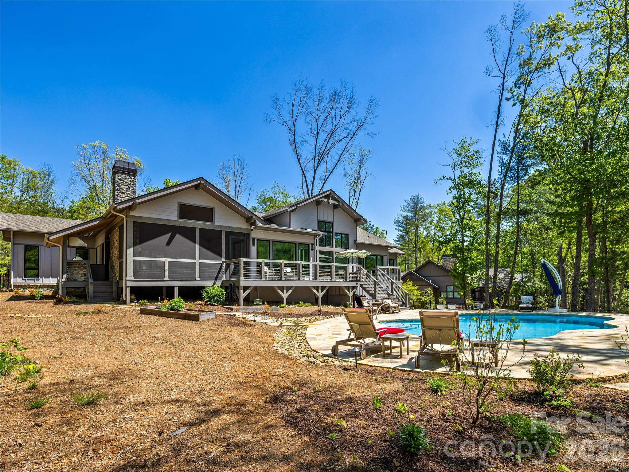 17 Nestlewood Drive — Arden