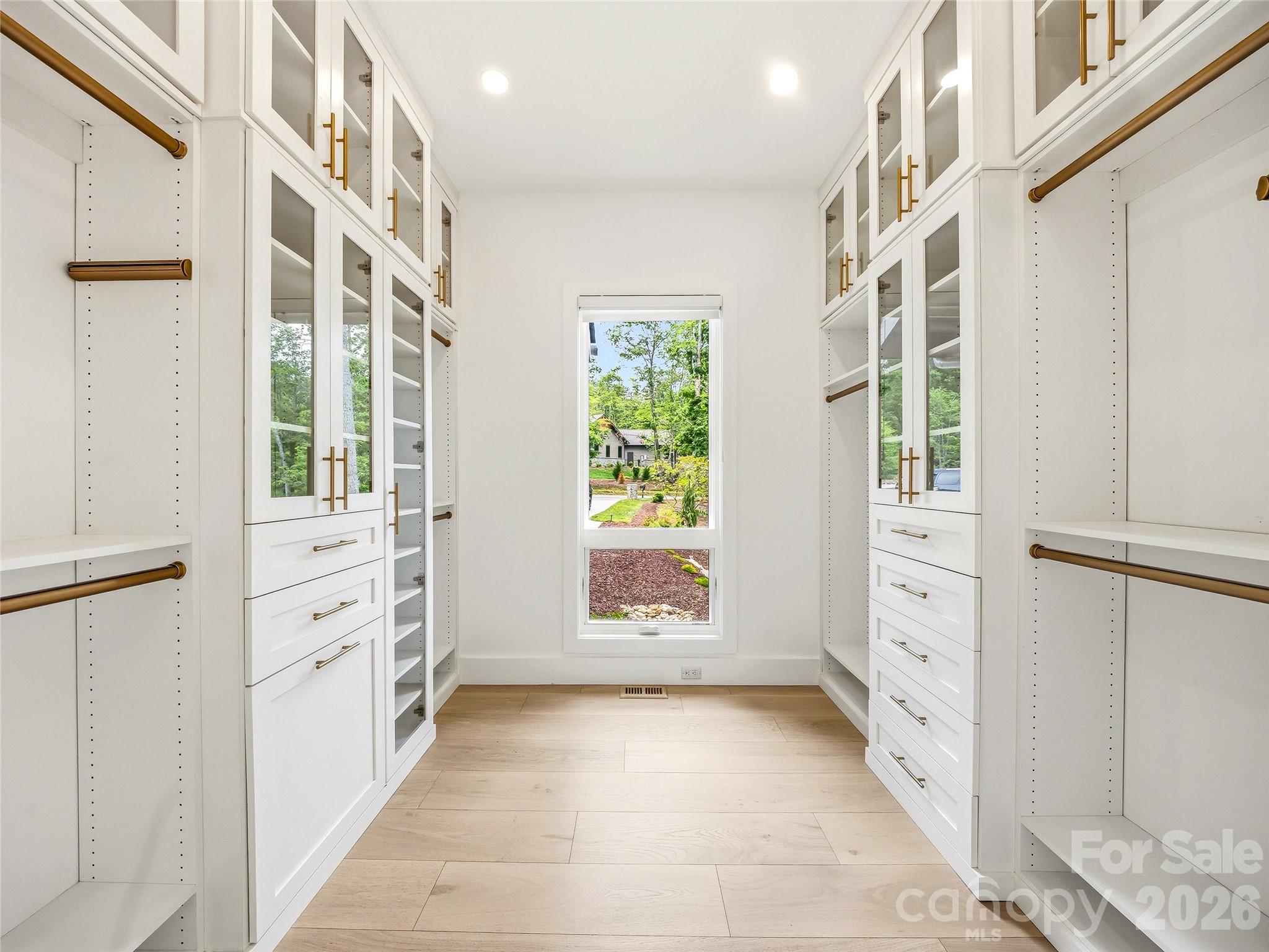 17 Nestlewood Drive — Arden