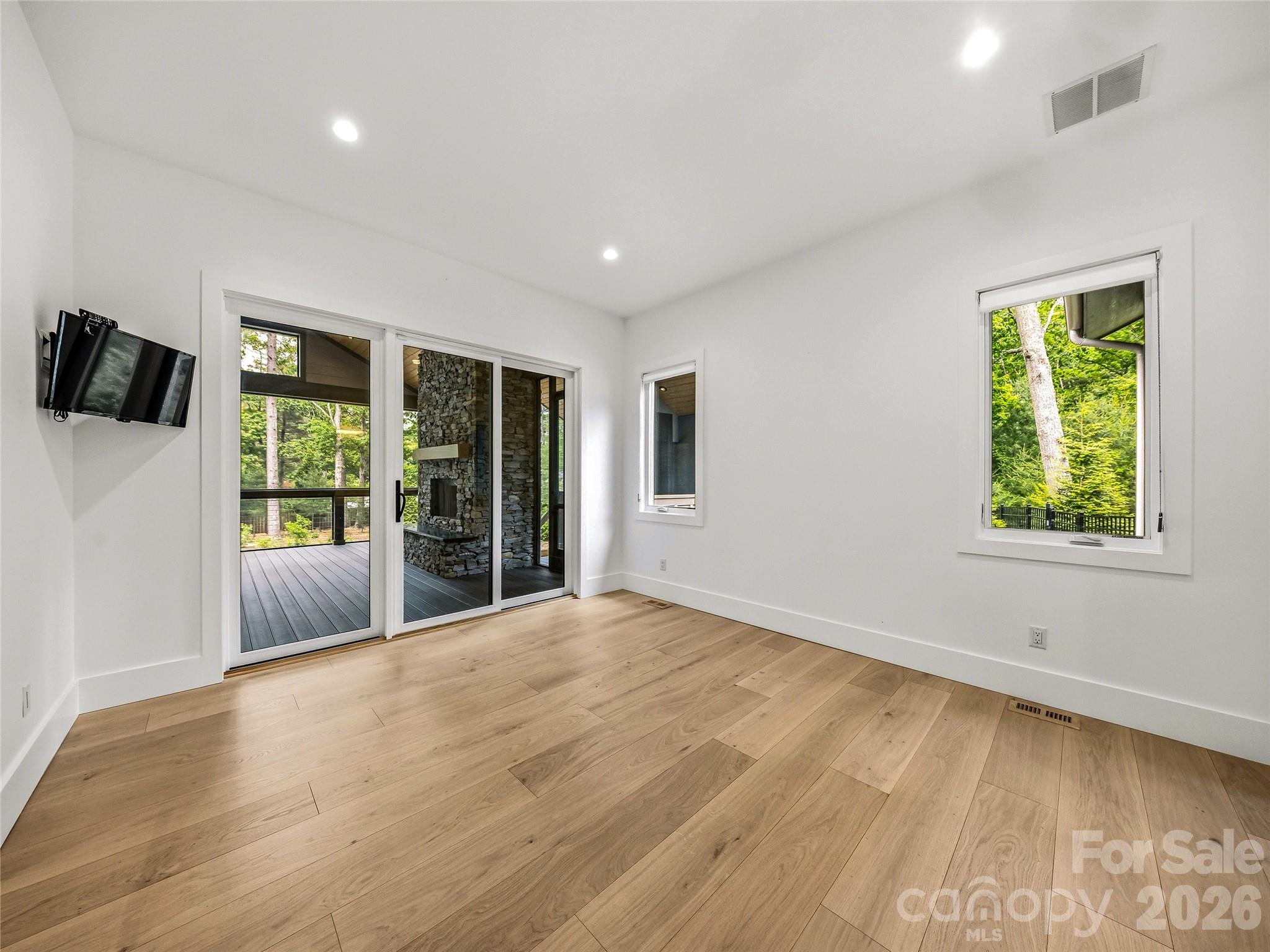17 Nestlewood Drive — Arden