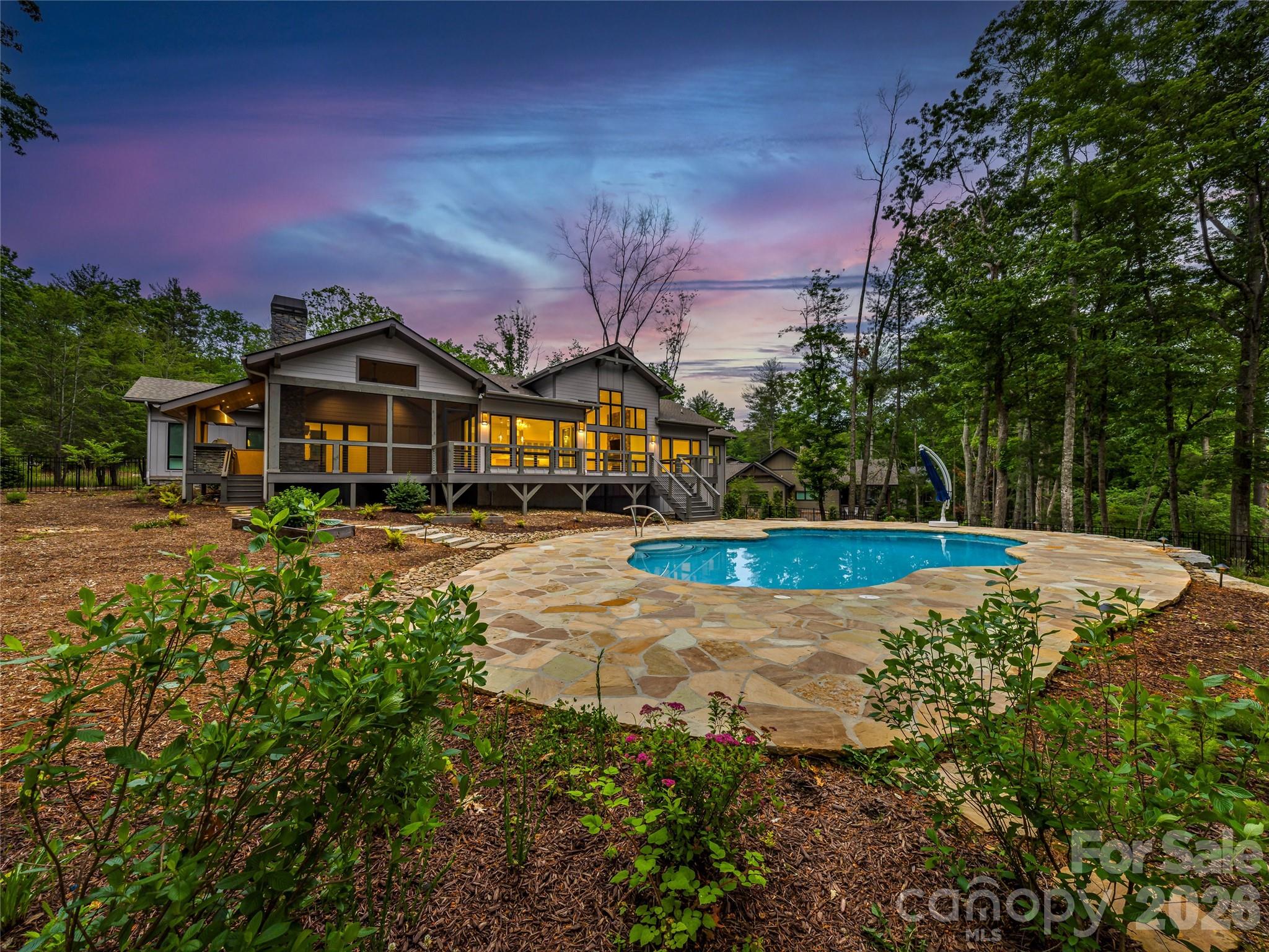 17 Nestlewood Drive — Arden