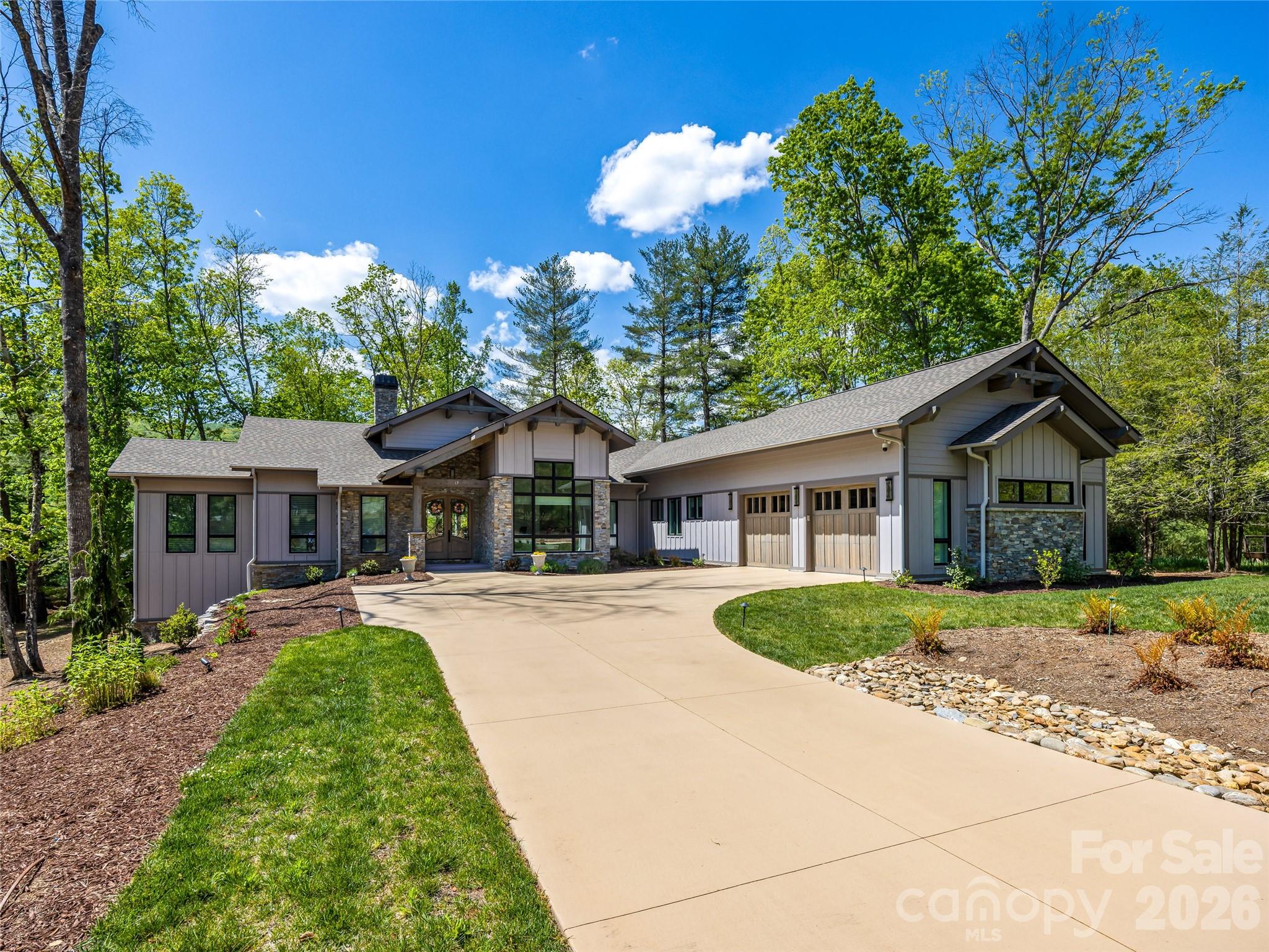 17 Nestlewood Drive — Arden
