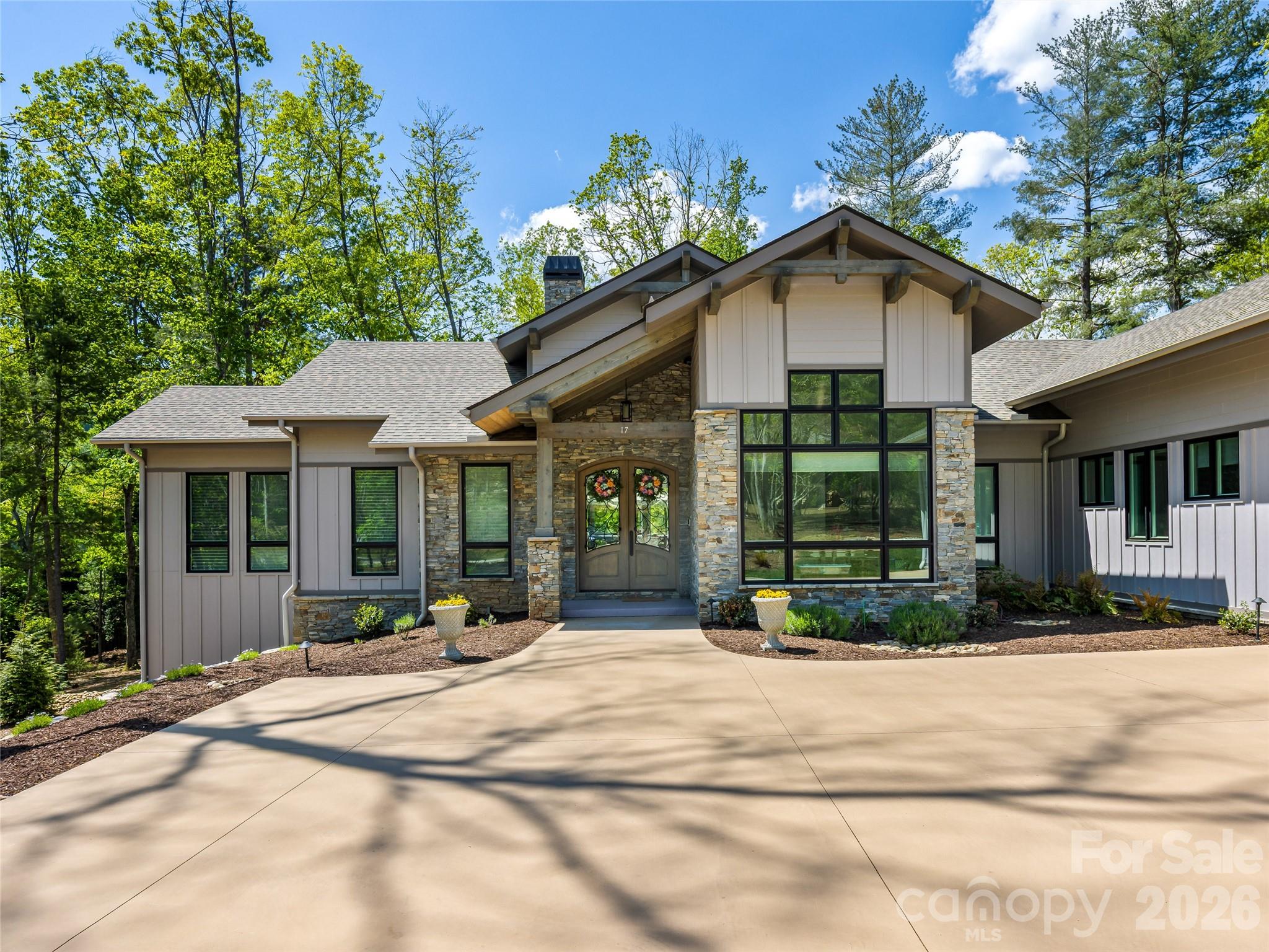 17 Nestlewood Drive — Arden