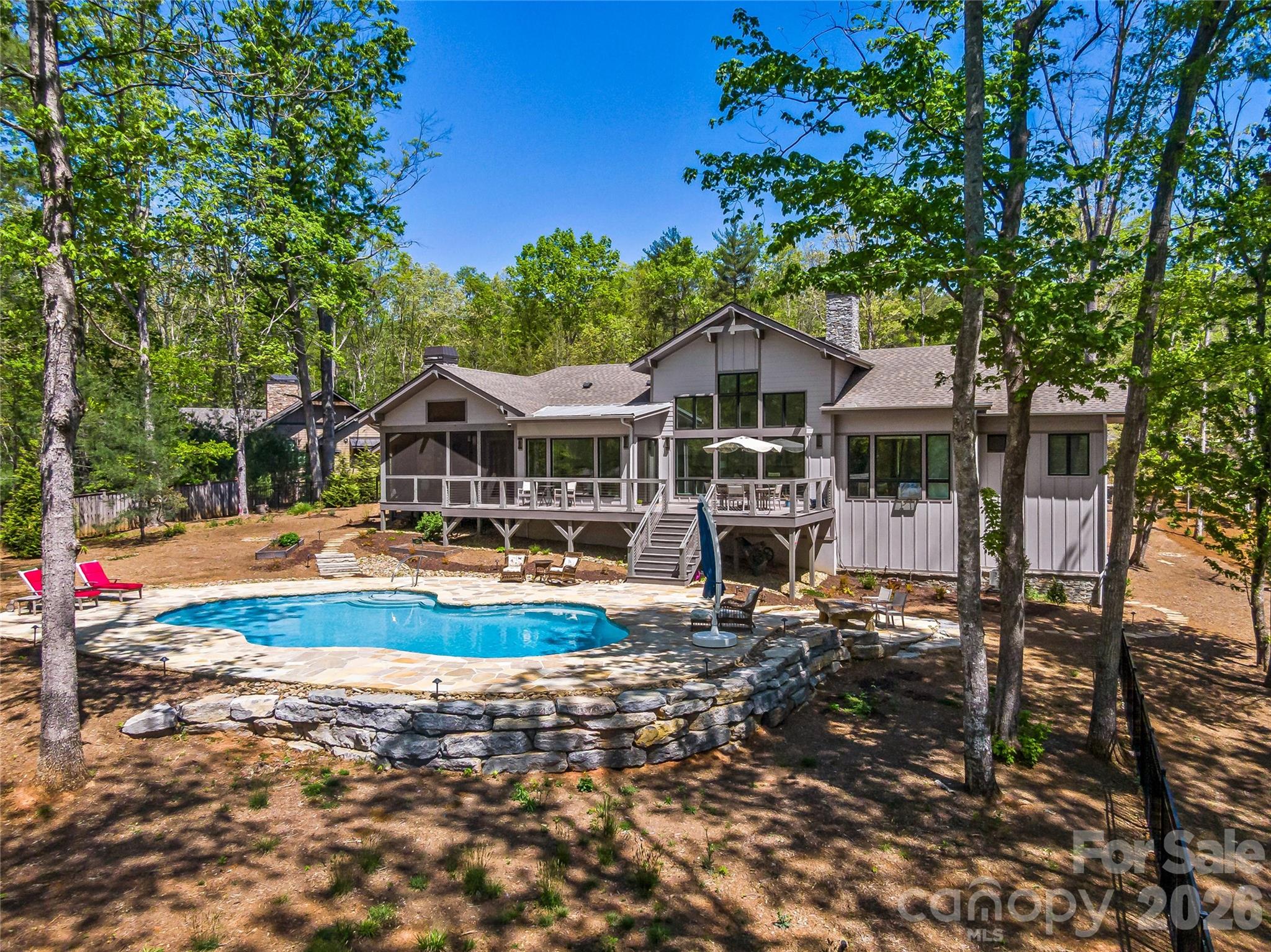17 Nestlewood Drive — Arden