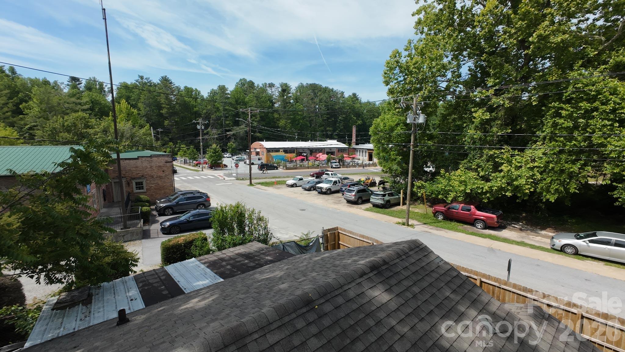 414 S Whitted Street — Hendersonville