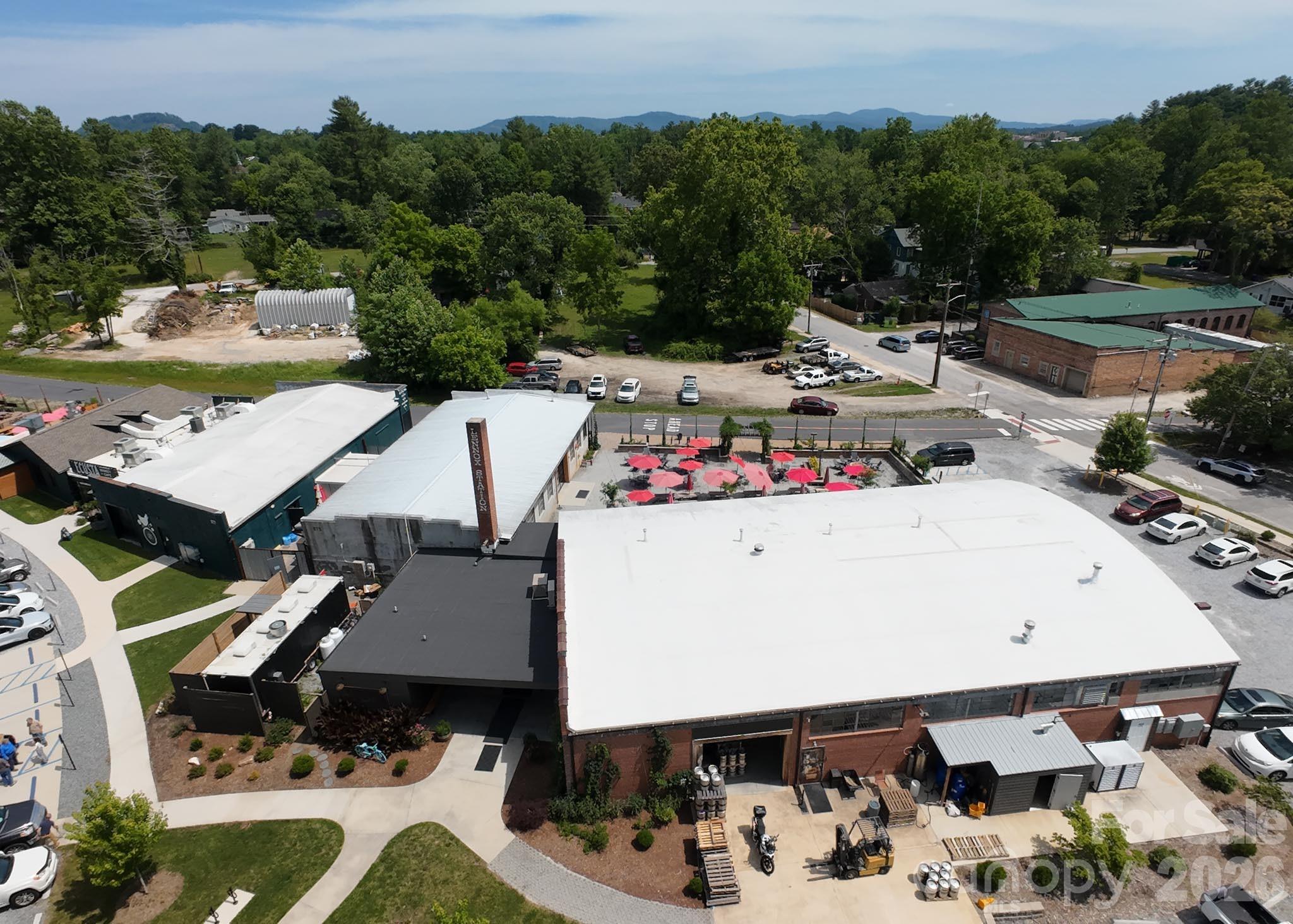 414 S Whitted Street — Hendersonville