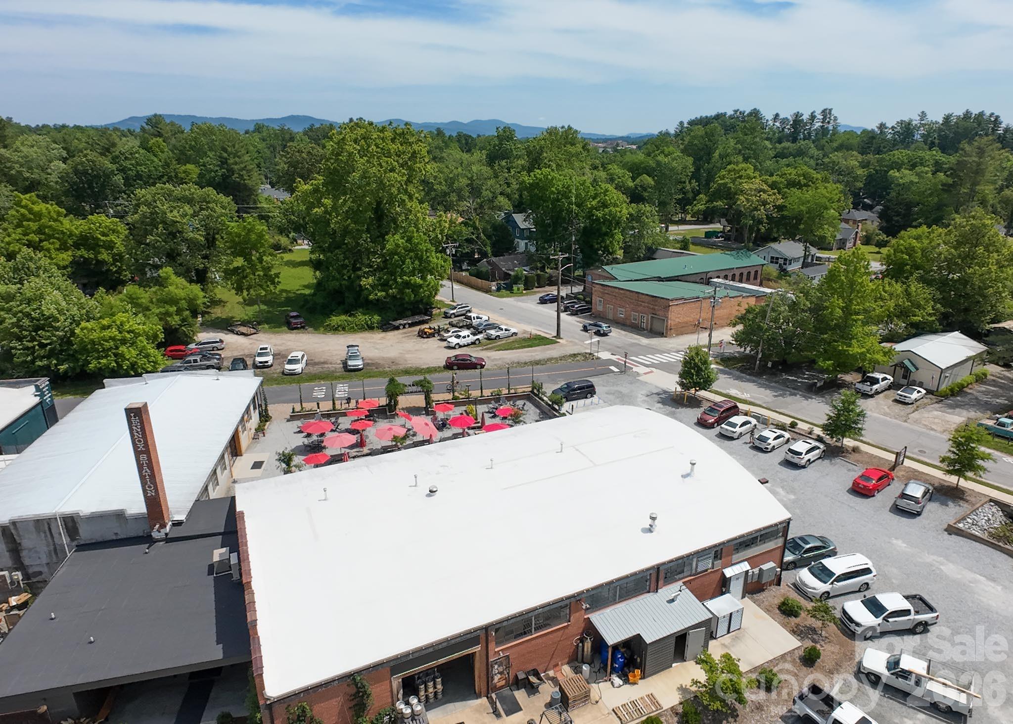 414 S Whitted Street — Hendersonville