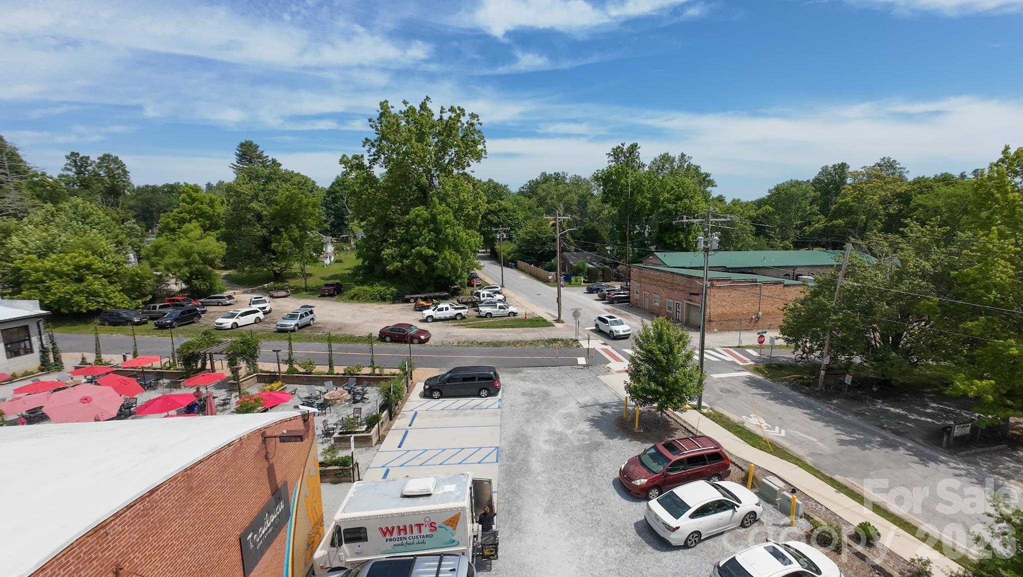 414 S Whitted Street — Hendersonville