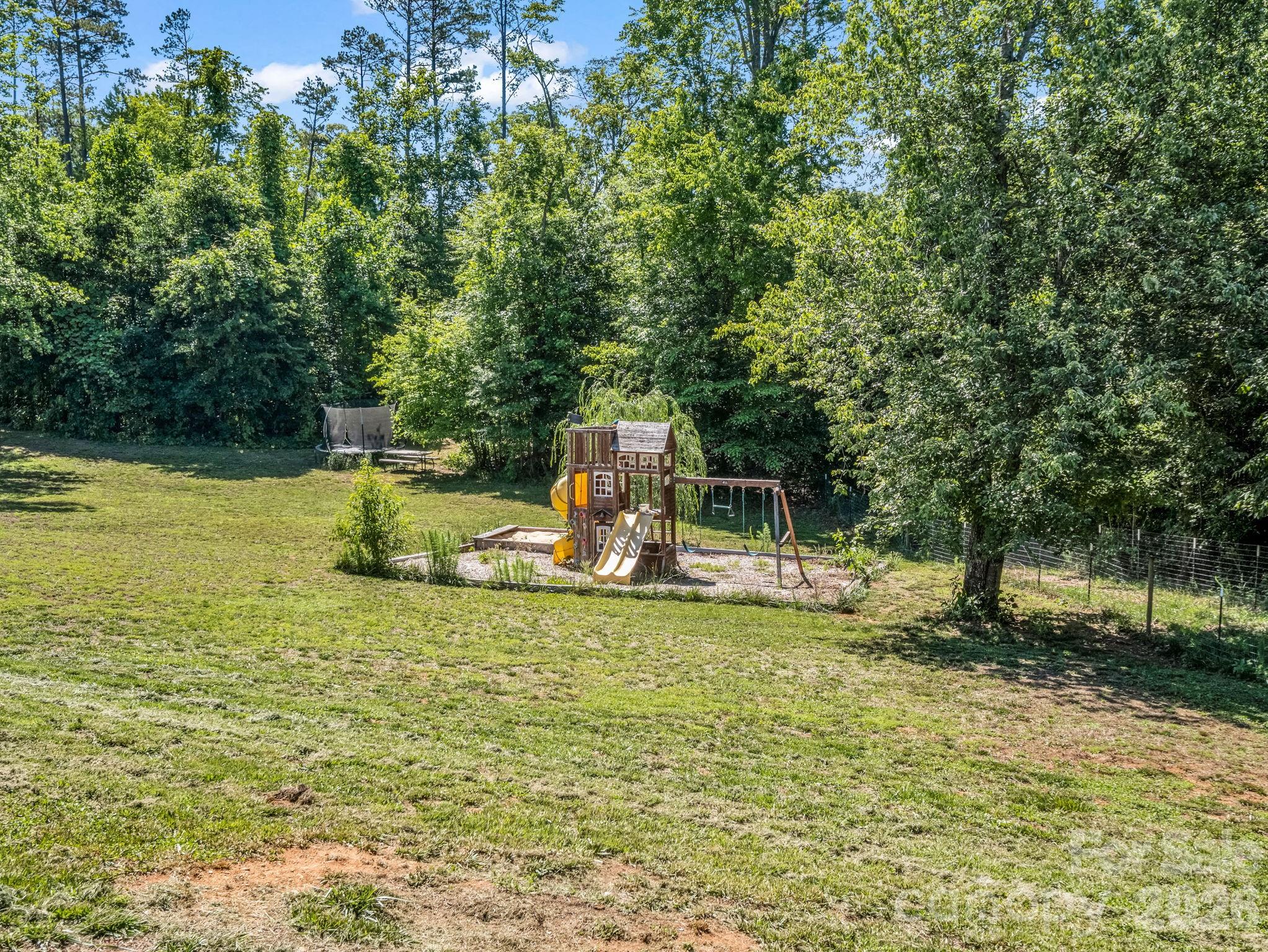 372 Horn Bottom Road — Forest City