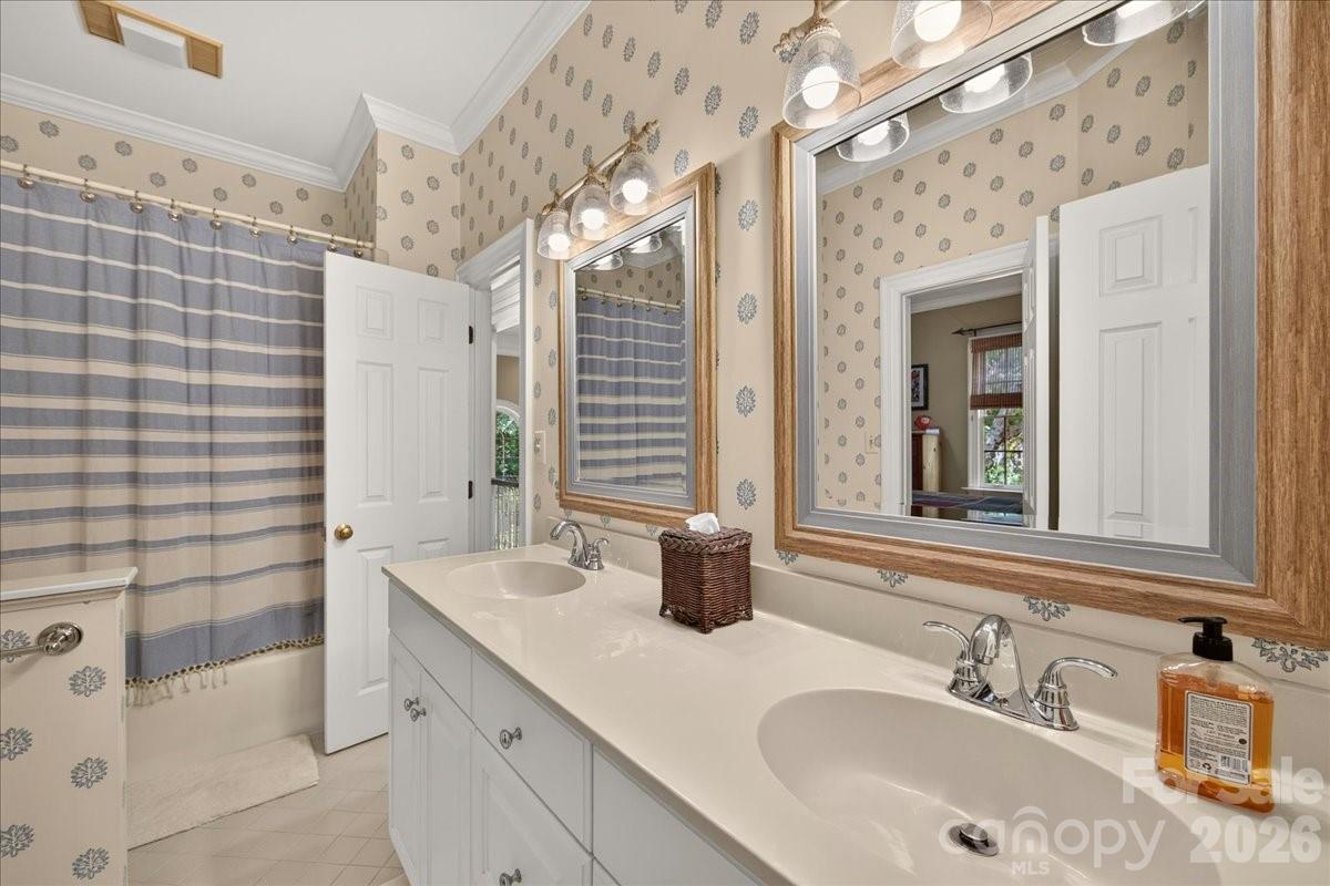 3601 Castellaine Drive — Charlotte