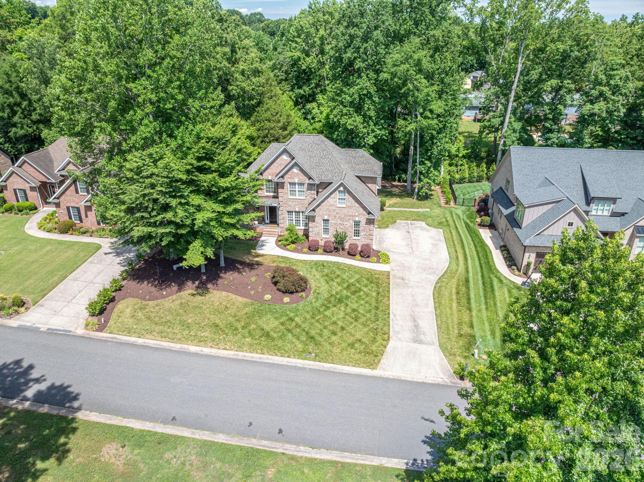 4017 Foxes Trail — Cramerton
