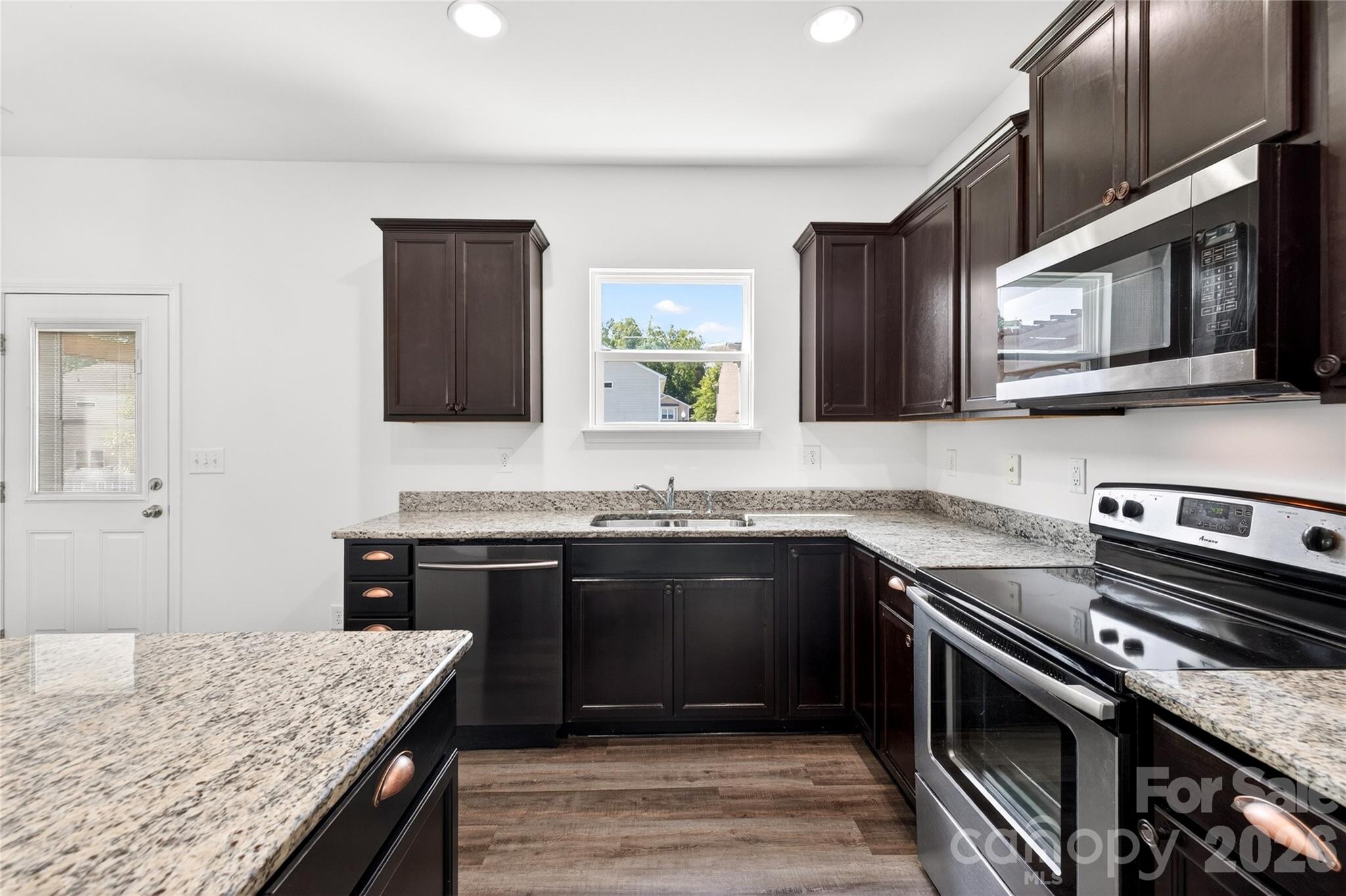 9013 Magnolia Lily Avenue — Charlotte