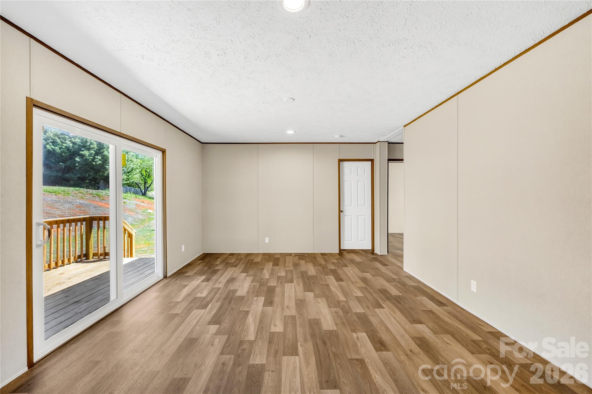 4051 10th Avenue Drive SW — Hickory