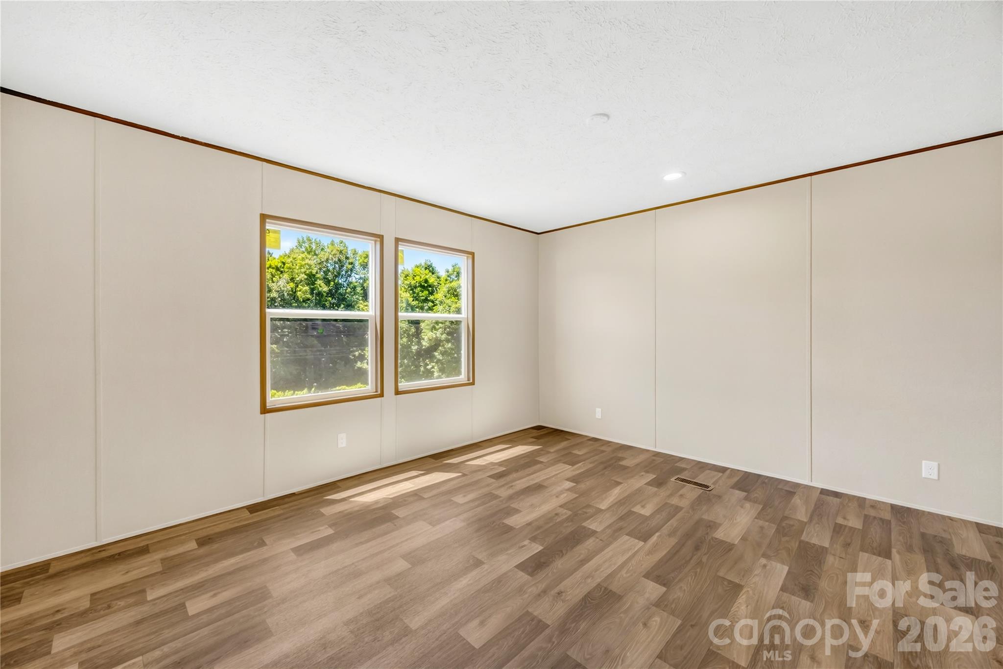 4051 10th Avenue Drive SW — Hickory