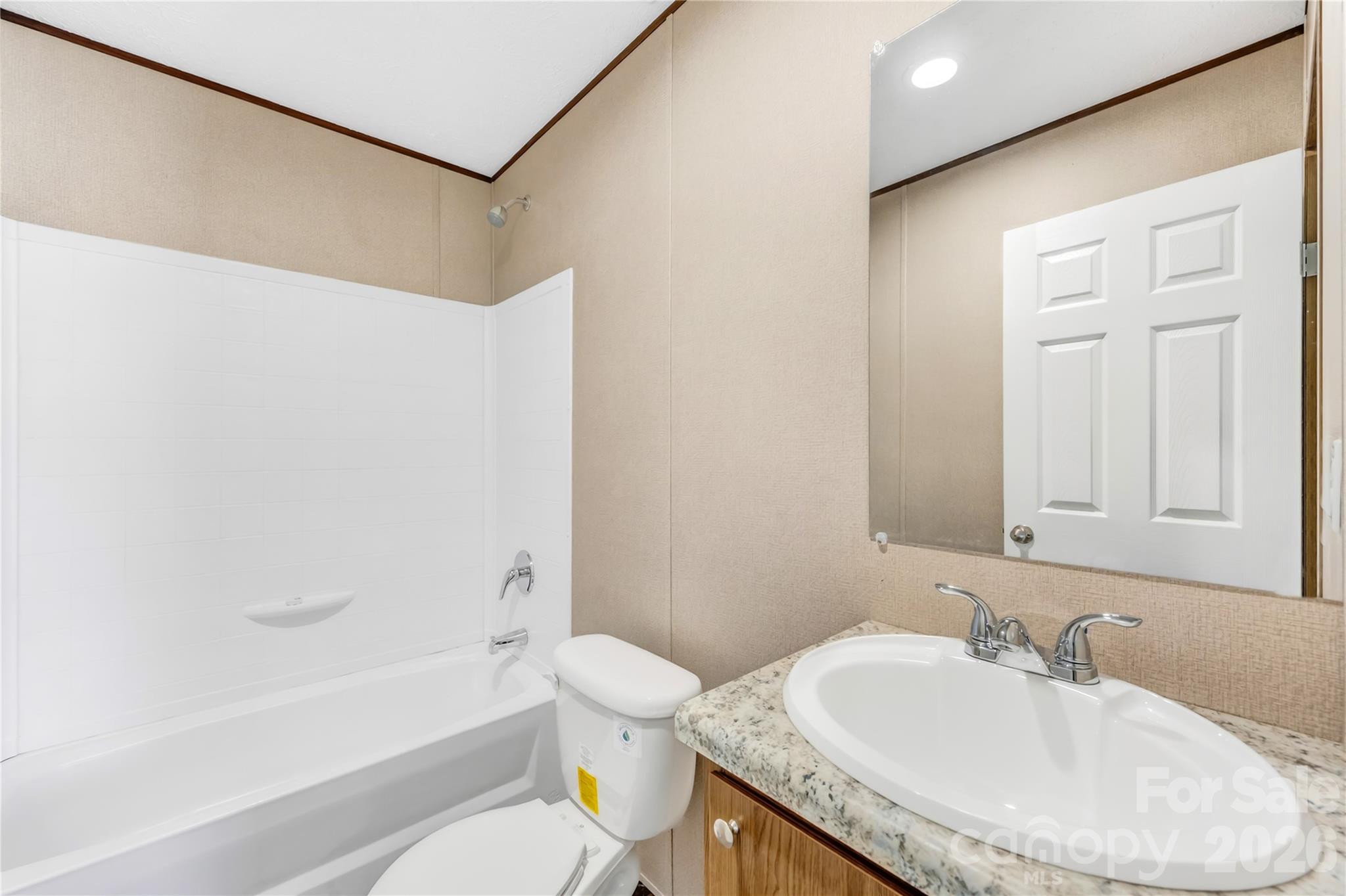 4051 10th Avenue Drive SW — Hickory
