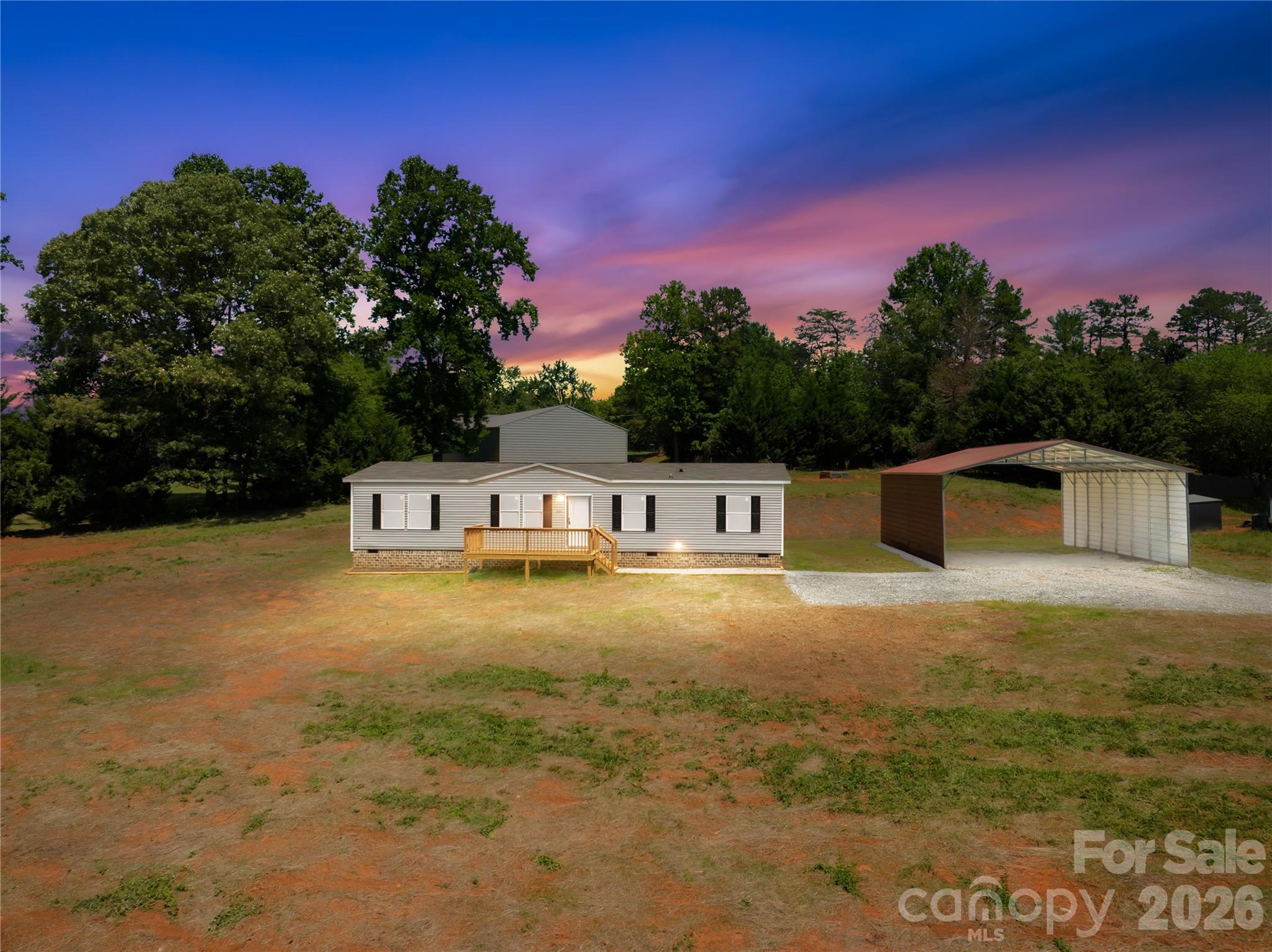 4051 10th Avenue Drive SW — Hickory