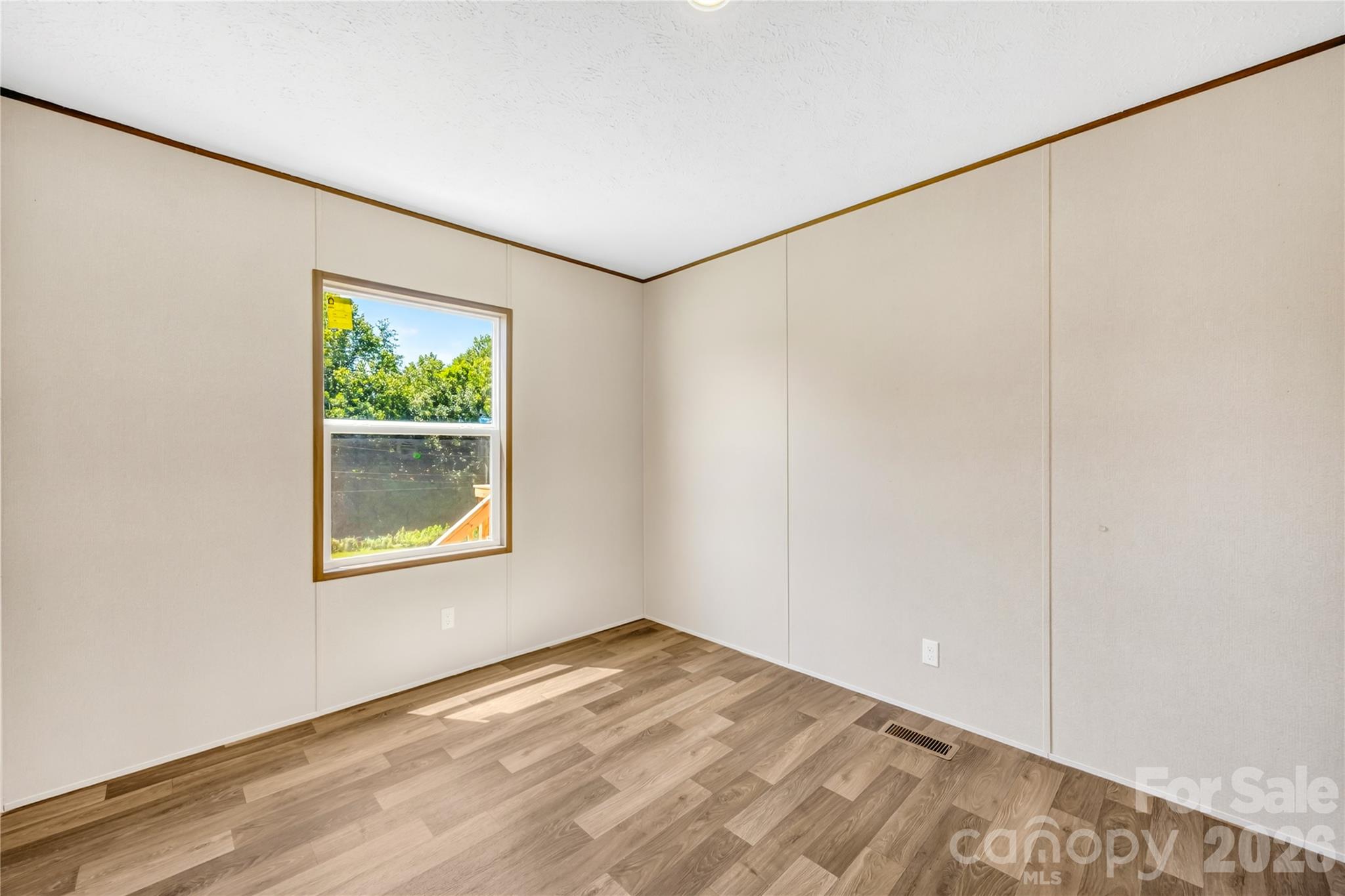 4051 10th Avenue Drive SW — Hickory