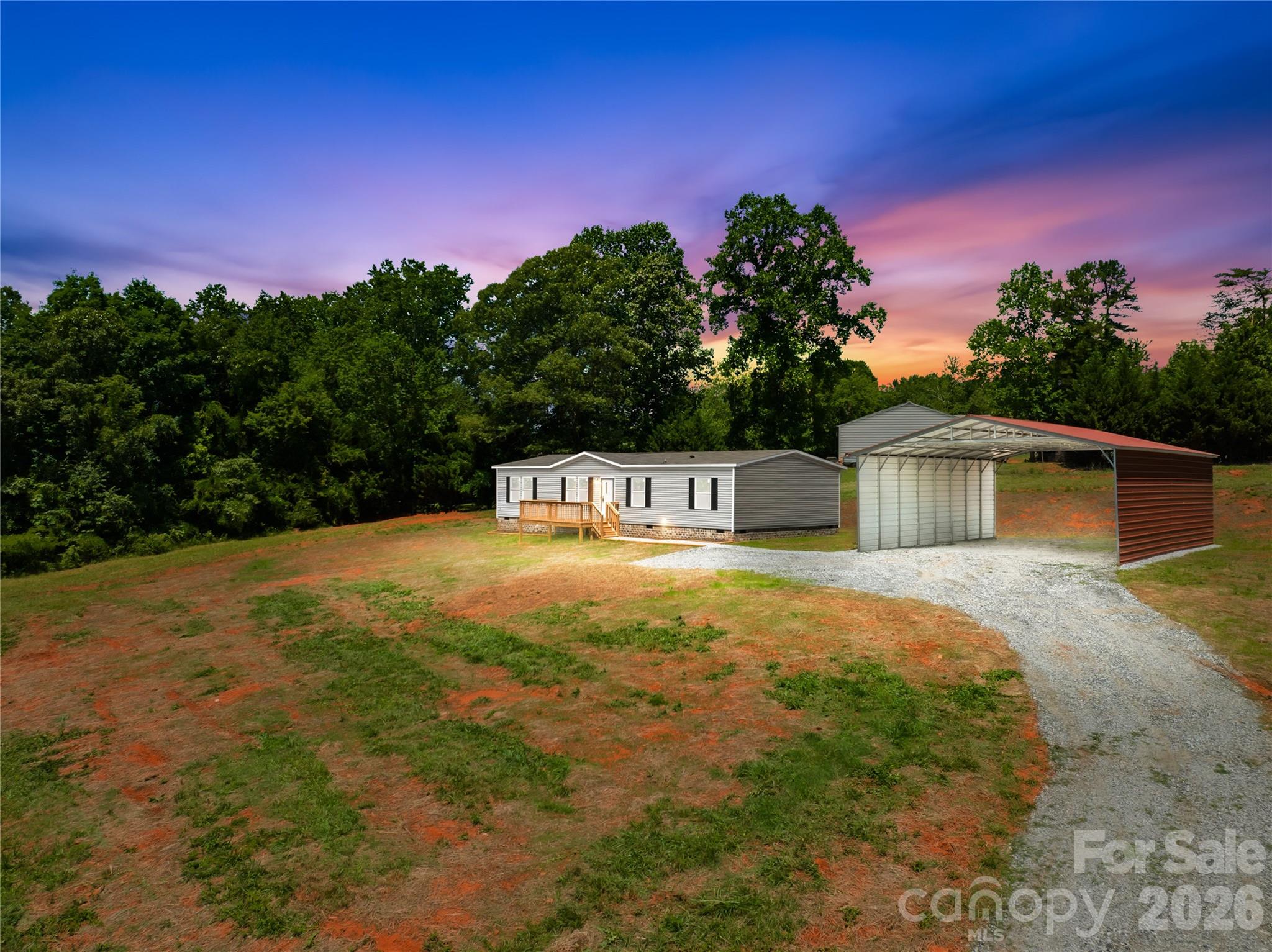 4051 10th Avenue Drive SW — Hickory