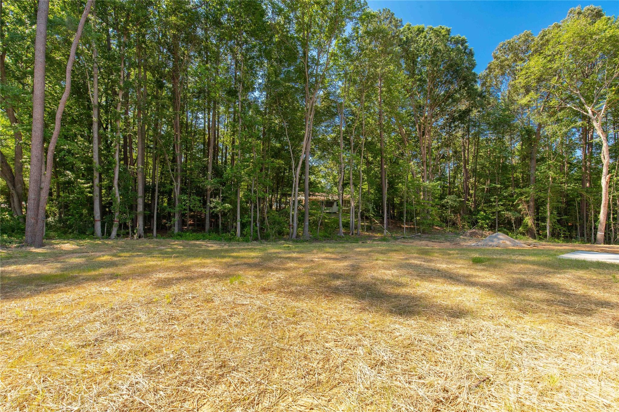 2489 Pineview Drive — Lancaster