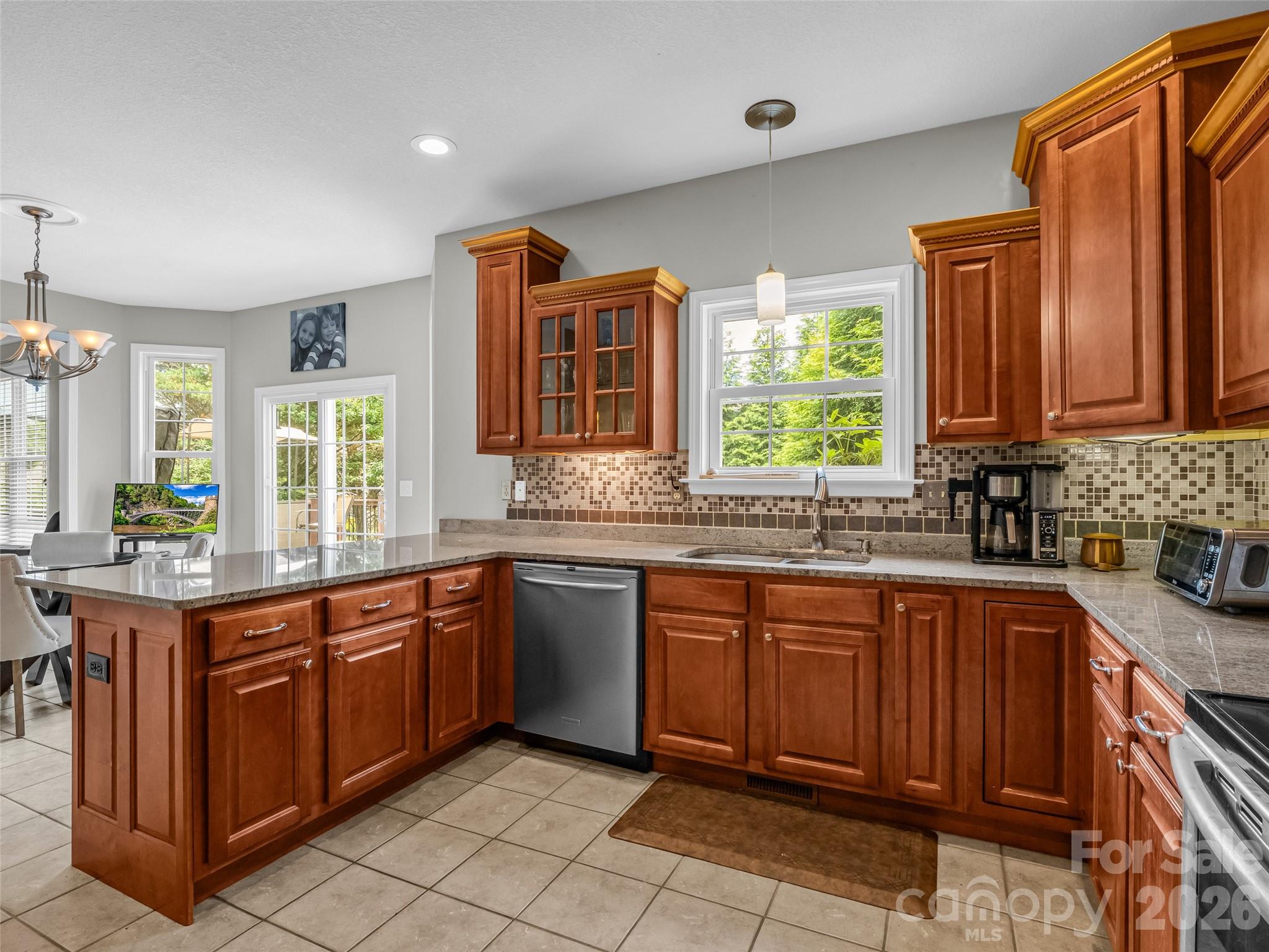 99 Driftstone Circle — Arden