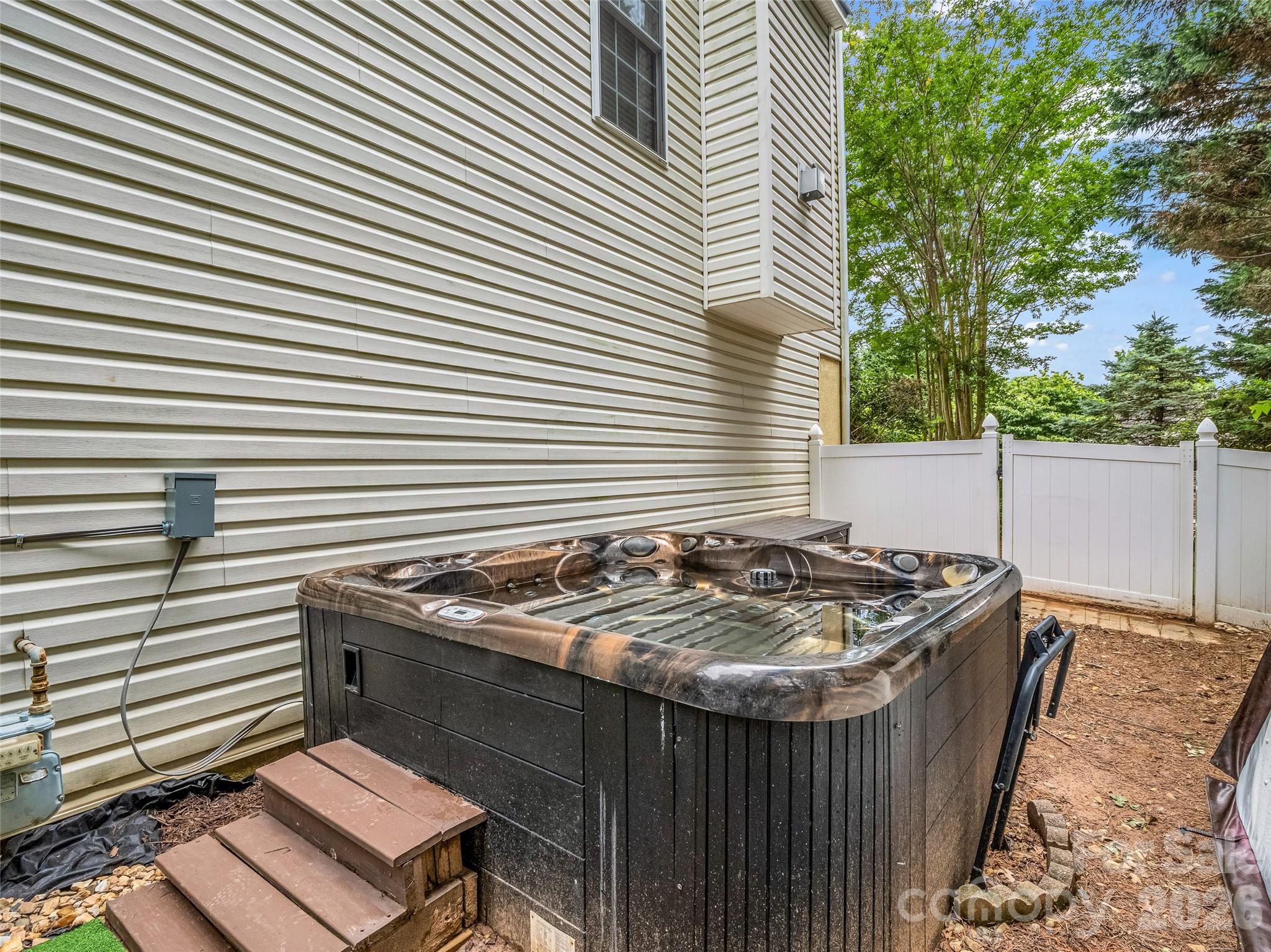 99 Driftstone Circle — Arden