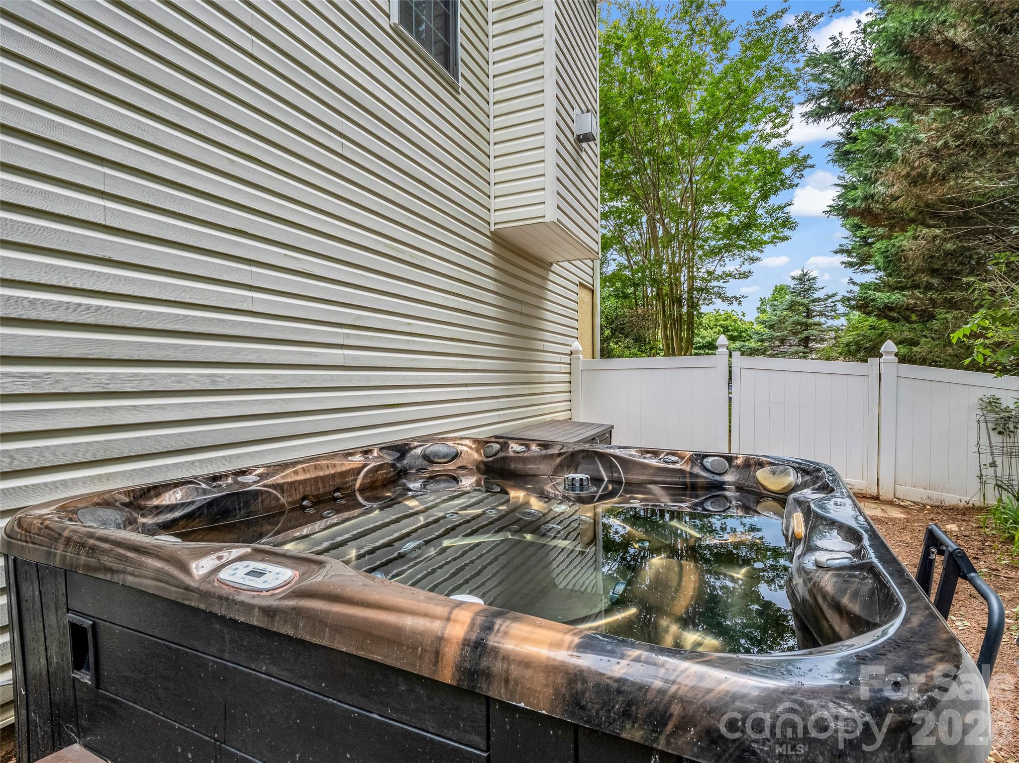 99 Driftstone Circle — Arden