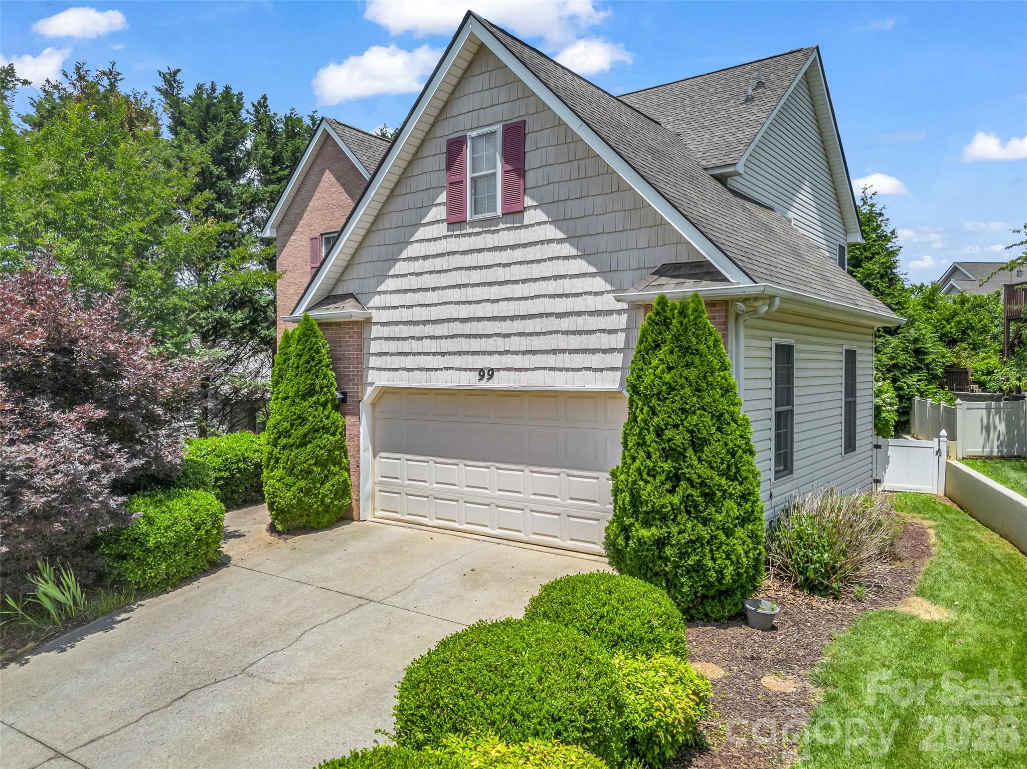 99 Driftstone Circle — Arden