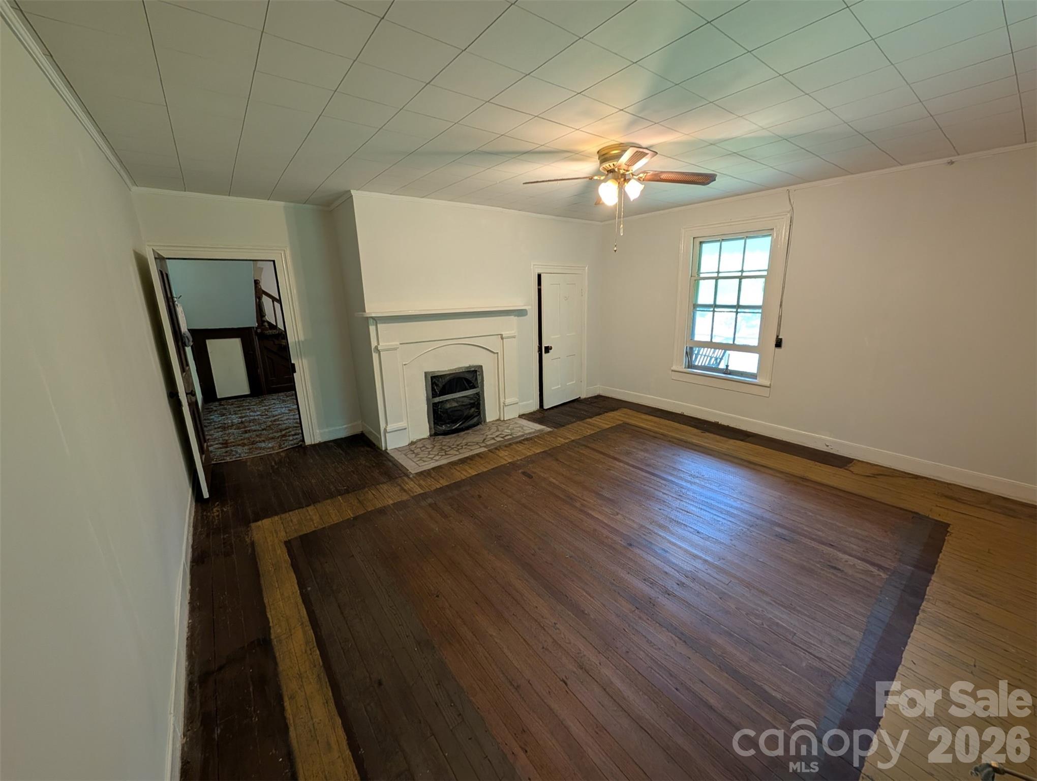 1327 NC 80 Highway — Bakersville