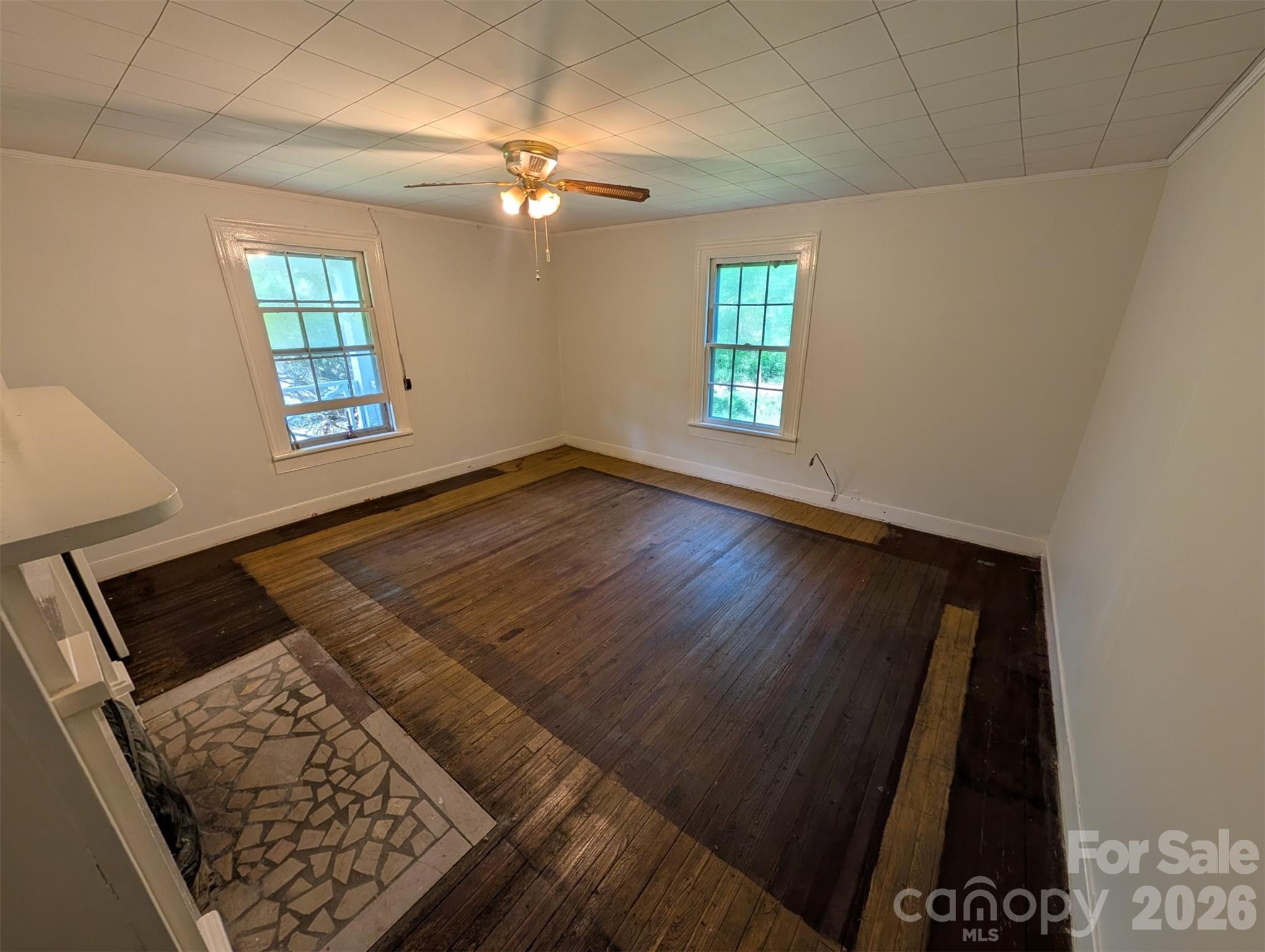 1327 NC 80 Highway — Bakersville