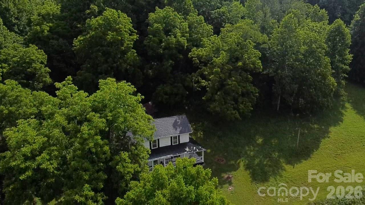 1327 NC 80 Highway — Bakersville
