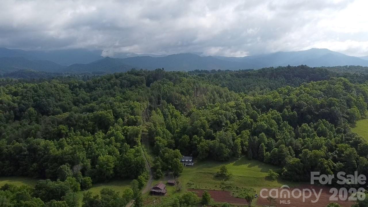 1327 NC 80 Highway — Bakersville
