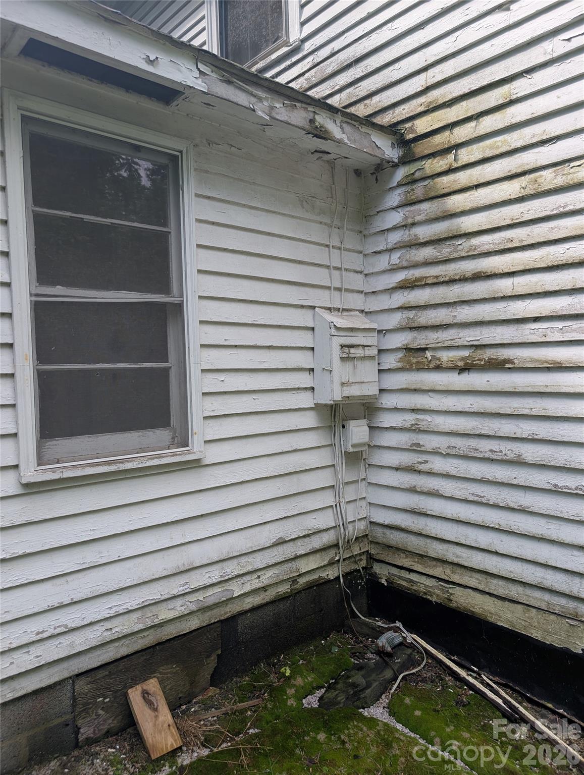 1327 NC 80 Highway — Bakersville