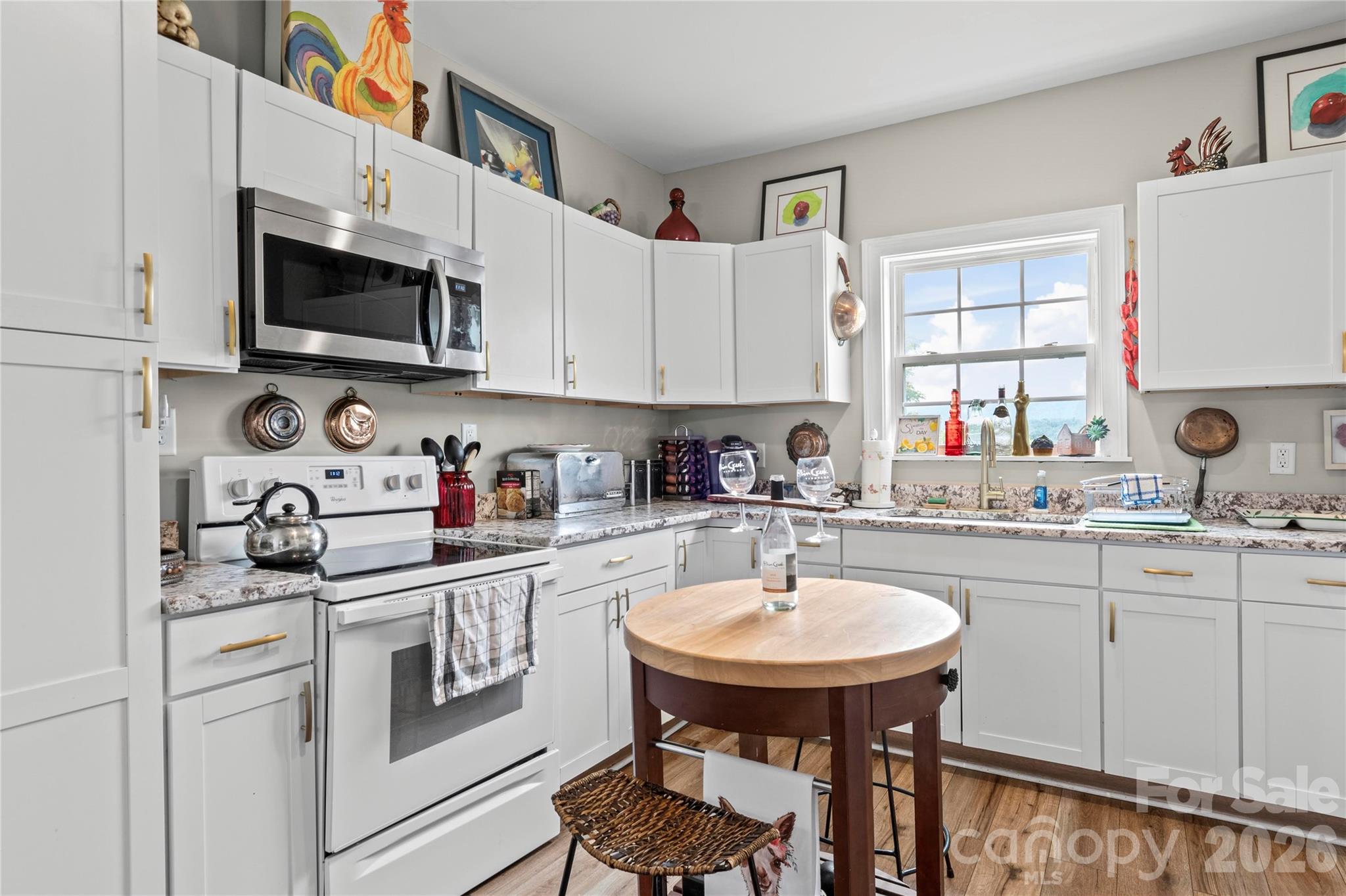 112 Hillcrest Street — Jonesville