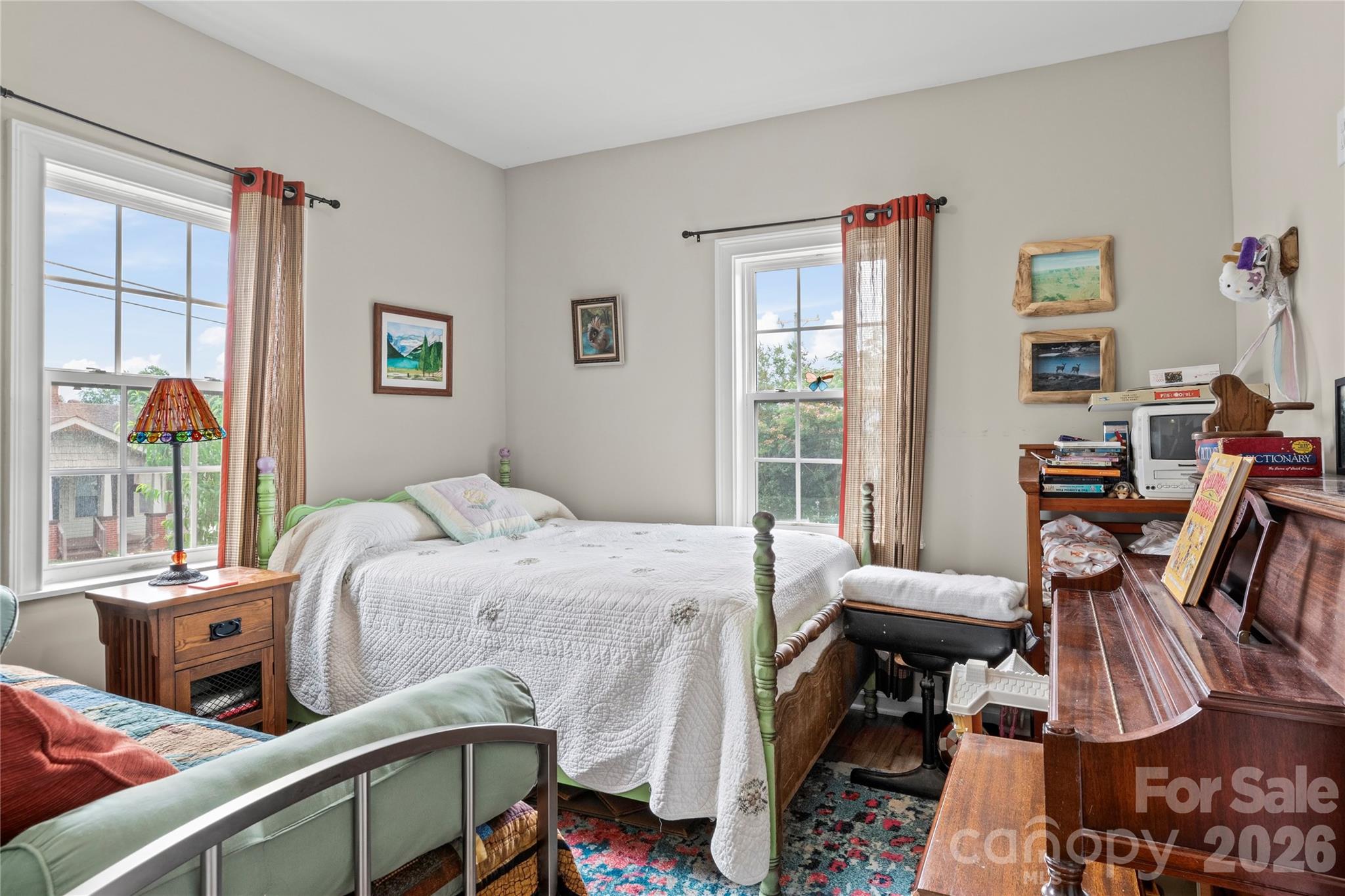 112 Hillcrest Street — Jonesville