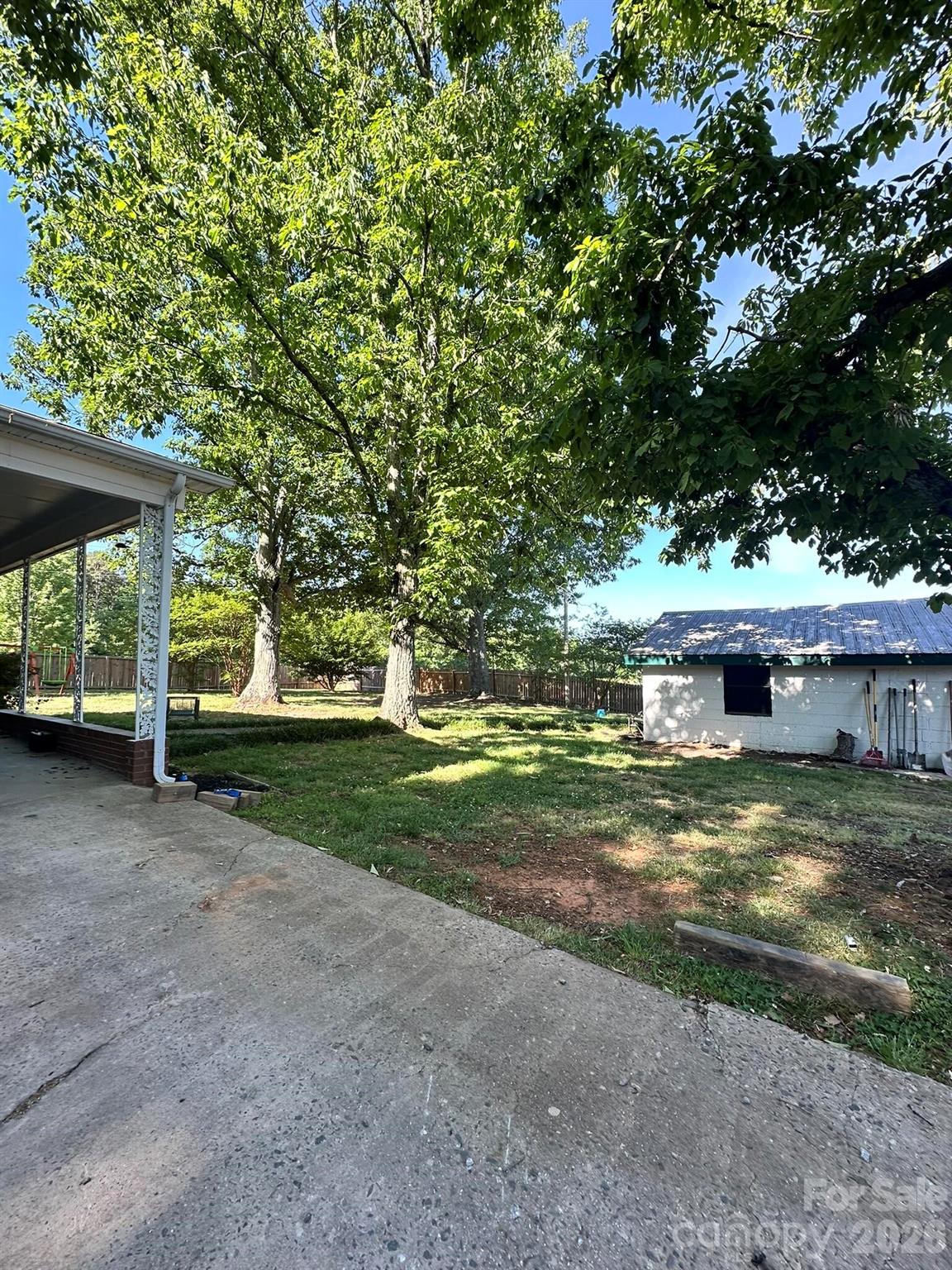 610 Helton Road — Cherryville