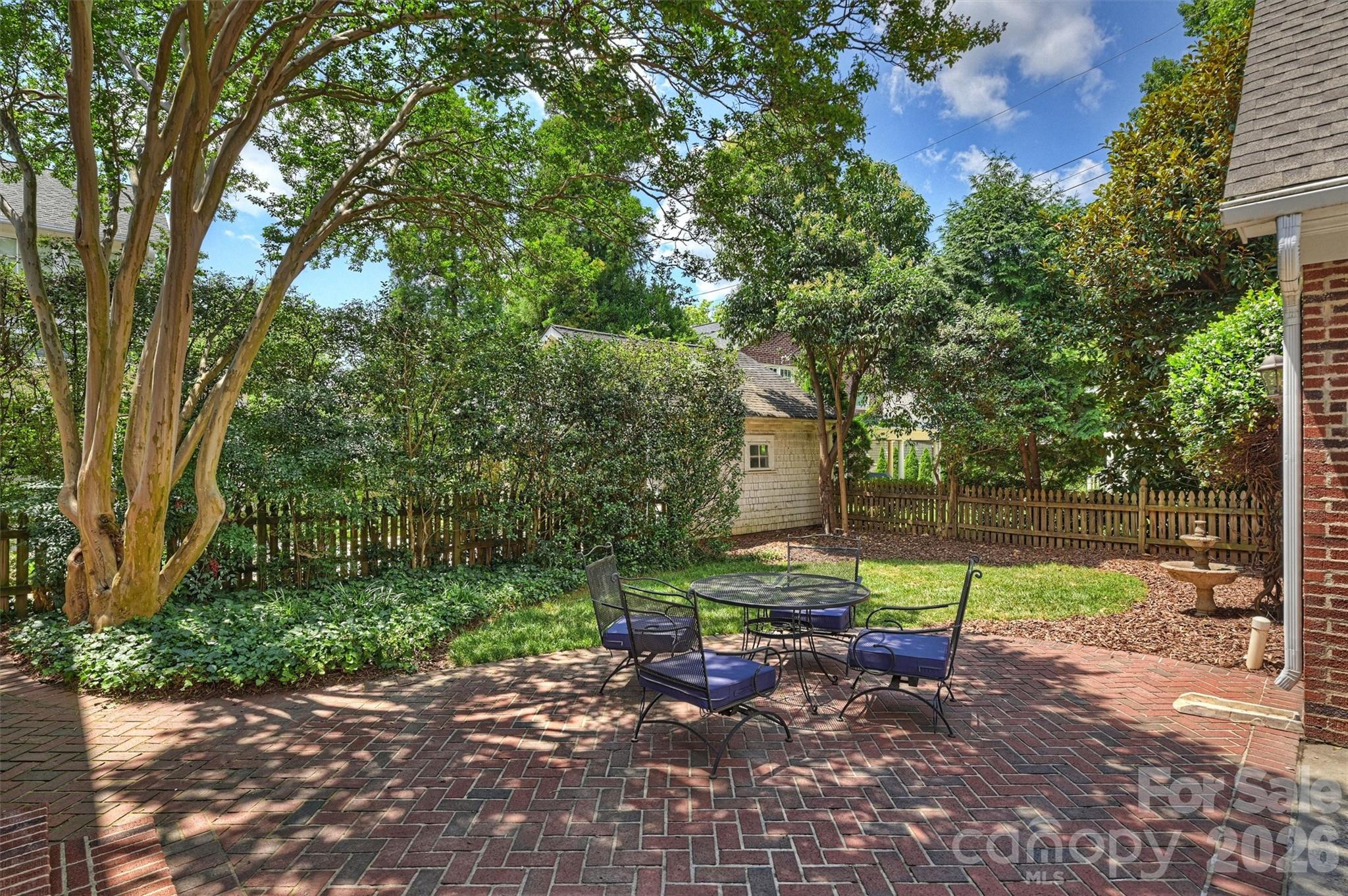2126 Dilworth Road E — Charlotte