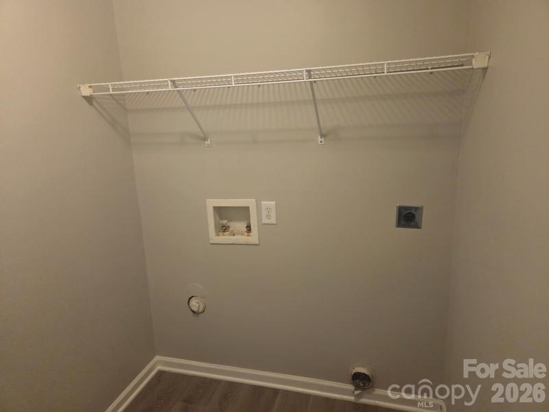 821 Lakehill Road — Charlotte