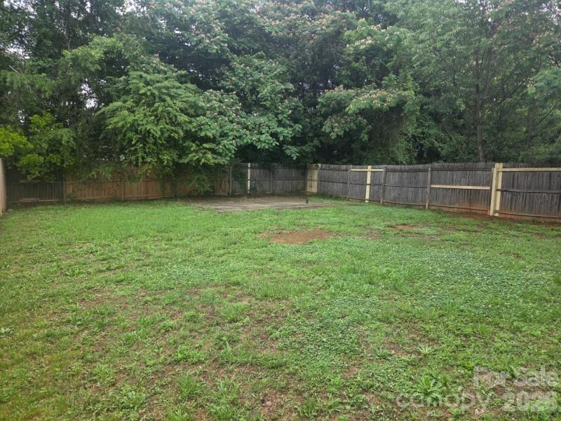 821 Lakehill Road — Charlotte