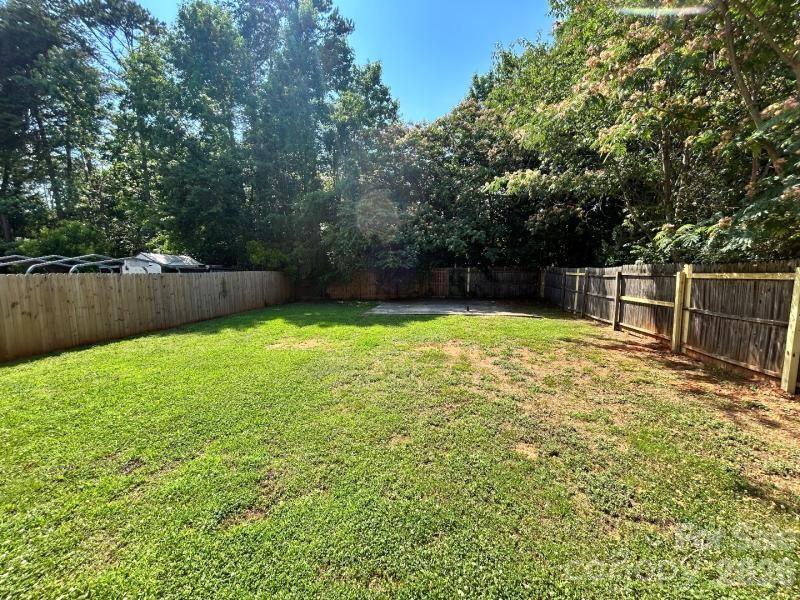 821 Lakehill Road — Charlotte