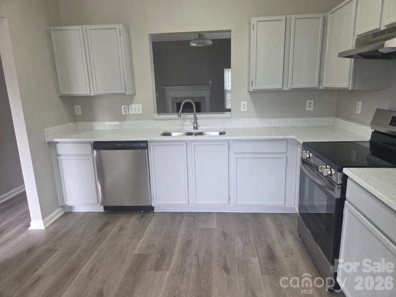 821 Lakehill Road — Charlotte
