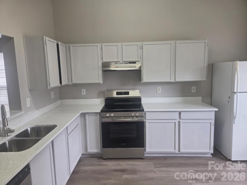 821 Lakehill Road — Charlotte