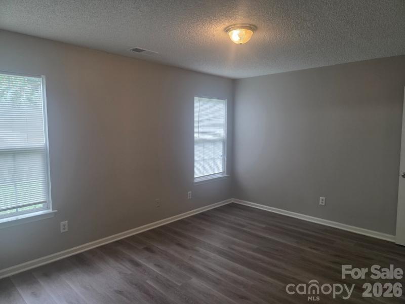 821 Lakehill Road — Charlotte