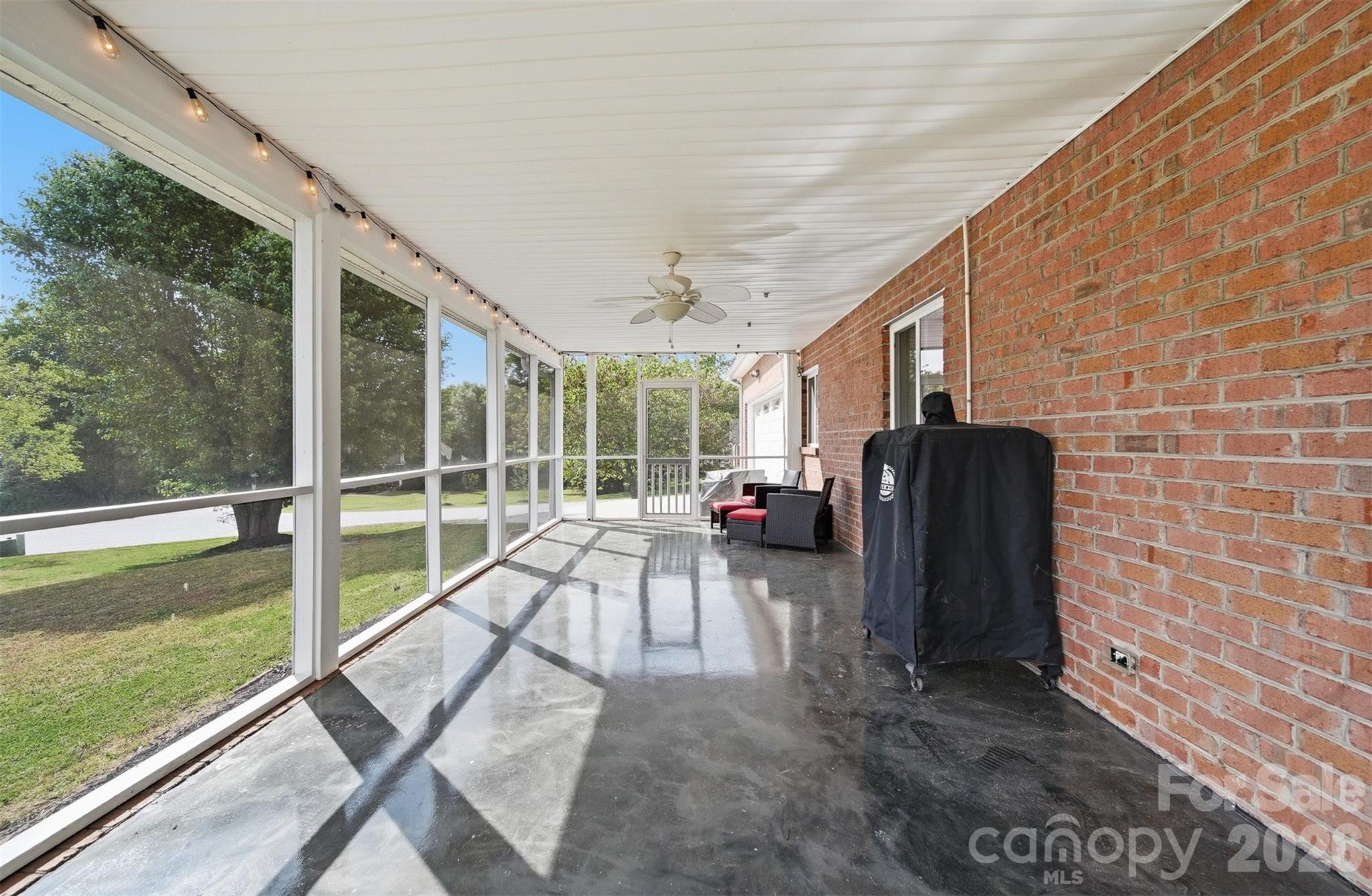 1360 Sweetbriar Lane — Hickory